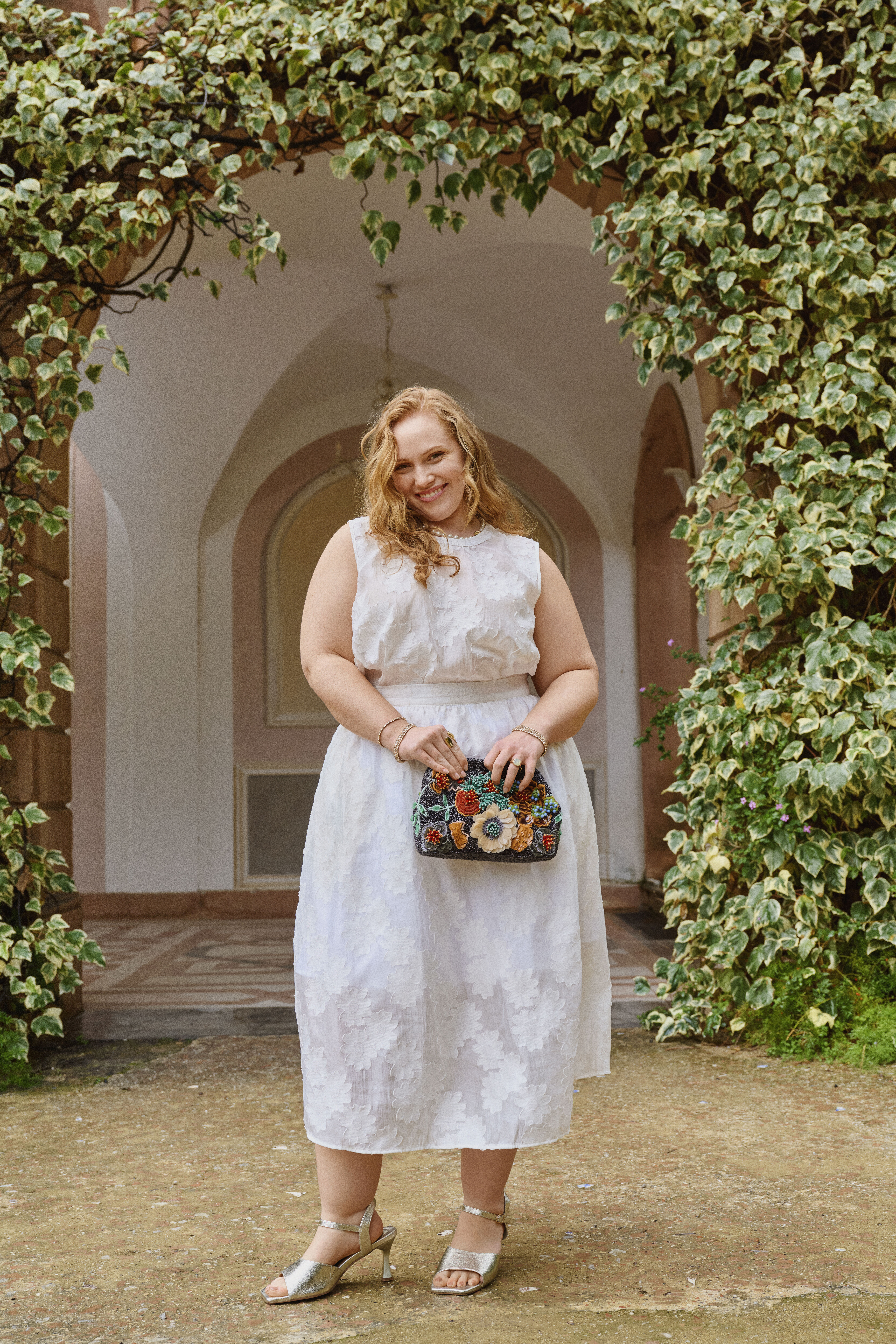 Zizzi Gebl&uuml;mtes Set in Wei&szlig;, , Model