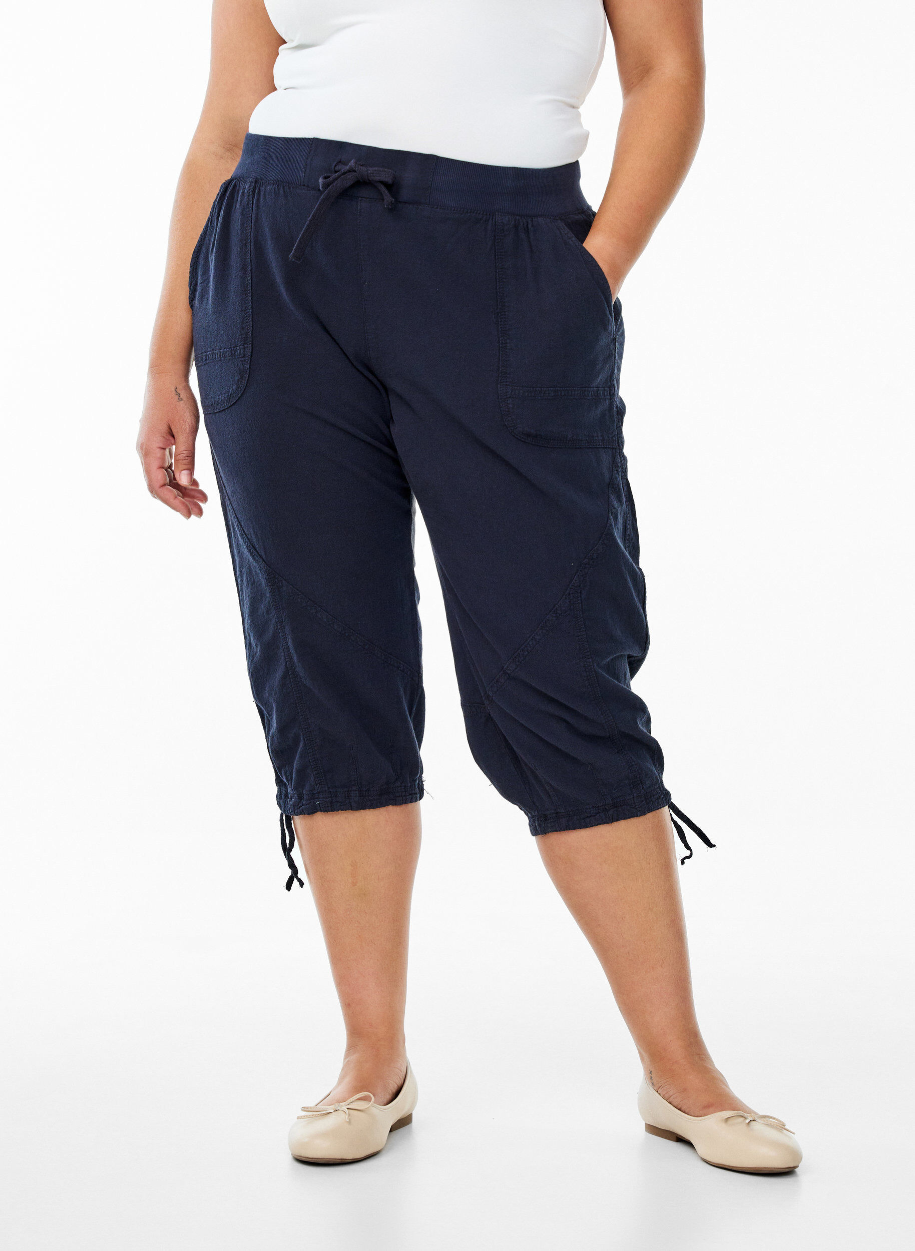 Zizzi Capri-Hose aus Baumwolle, Blau, Model image number 2