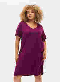 Nachthemd aus Baumwolle mit Print, D. Purple w. Coffee, Model
