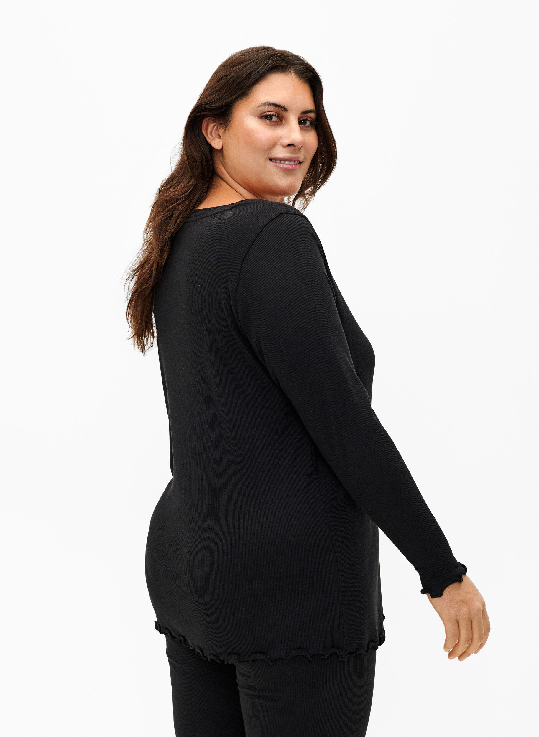 Zizzi Gerippte Bluse mit langen &Auml;rmeln und V-Ausschnitt, Black, Model image number 1