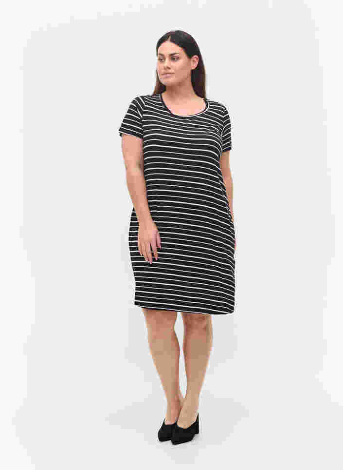 Kleid mit kurzen Ärmeln, Black w. Stripe, Model image number 2