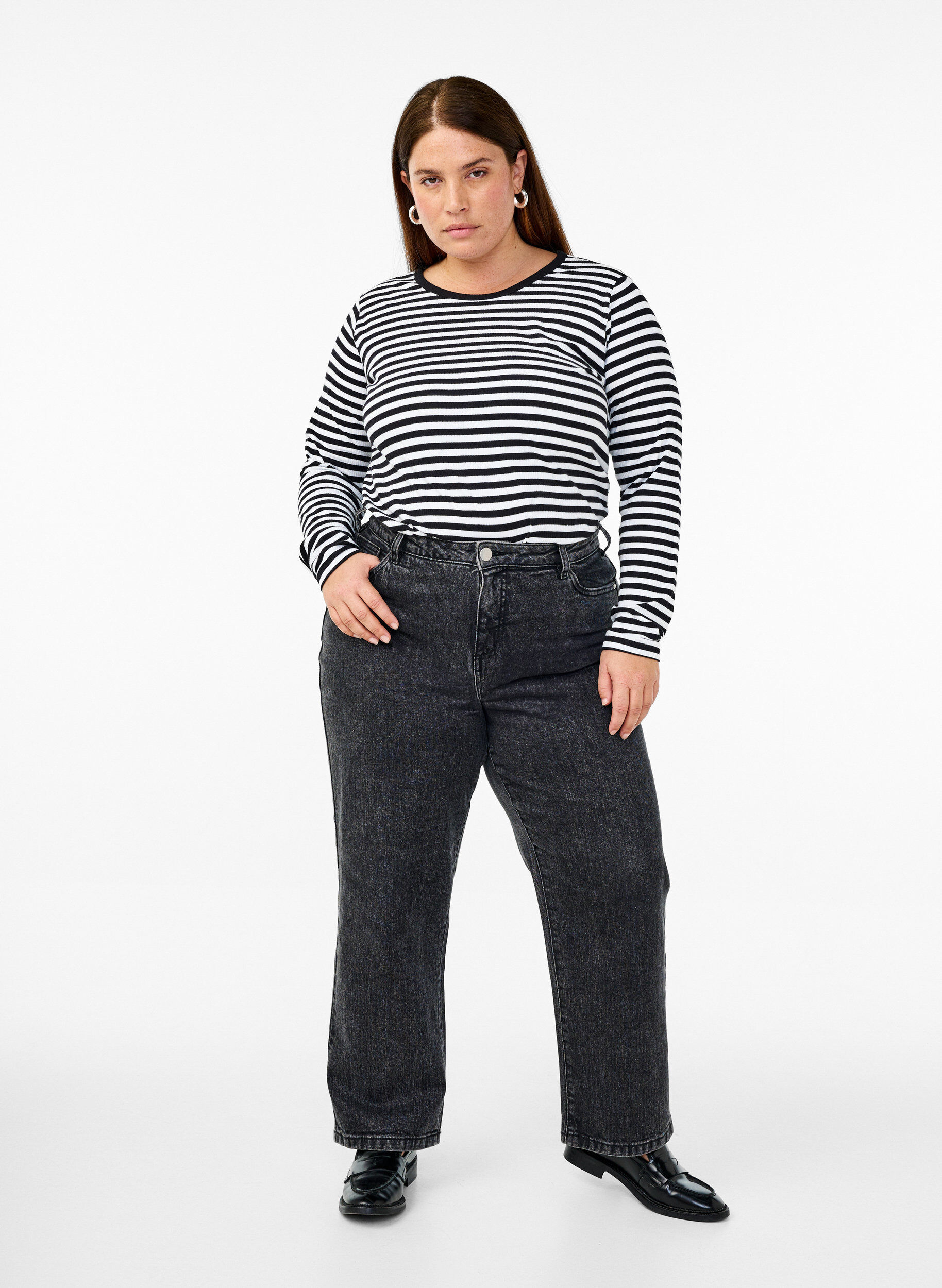 Zizzi Gestreifte Bluse mit langen &Auml;rmeln, Schwarz, Model image number 1