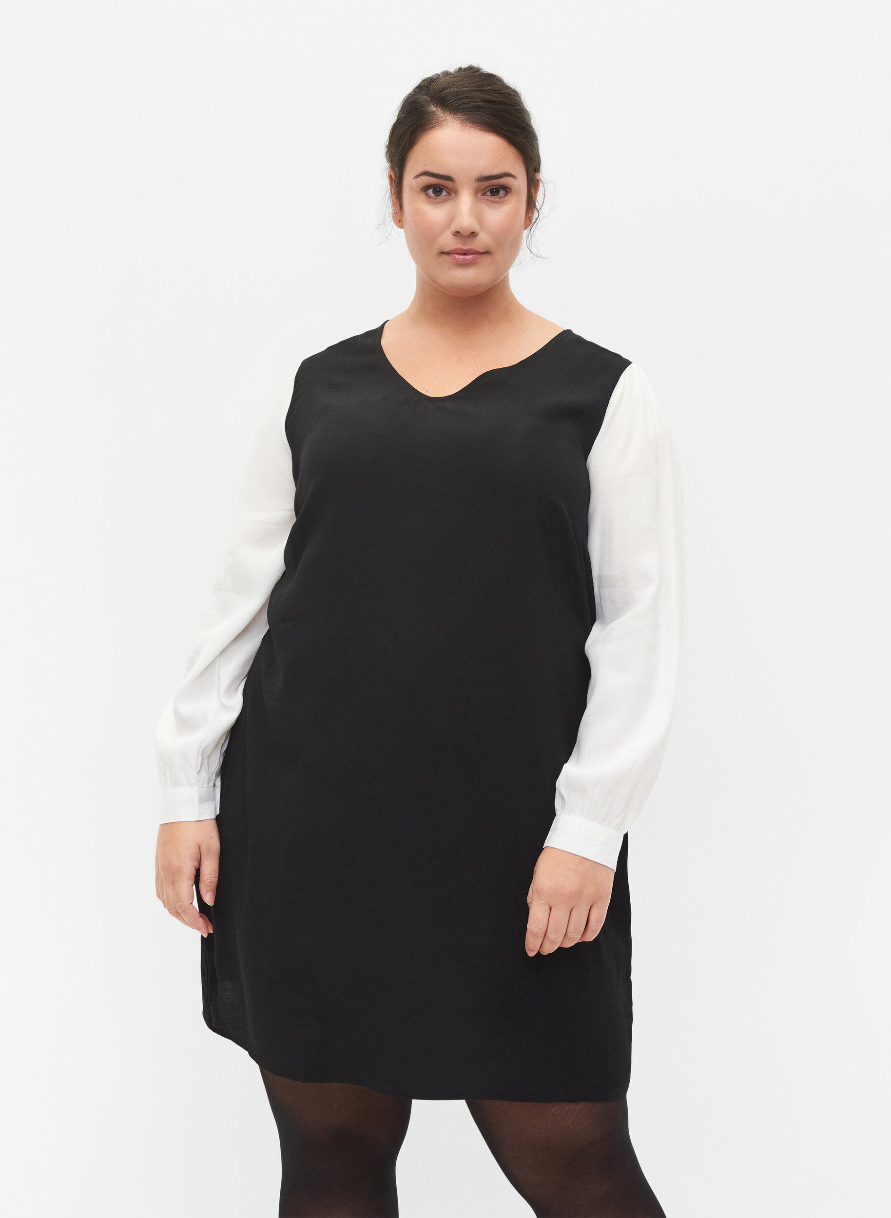 Zizzi Lang&auml;rmeliges Kleid aus Viskose, Black w. Cloud D., Model image number 0