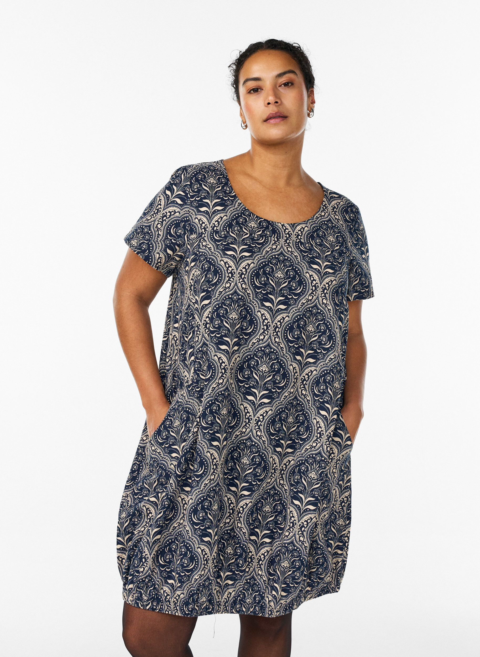Zizzi Kurz&auml;rmliges Baumwollkleid mit Print, Blau, Model image number 0