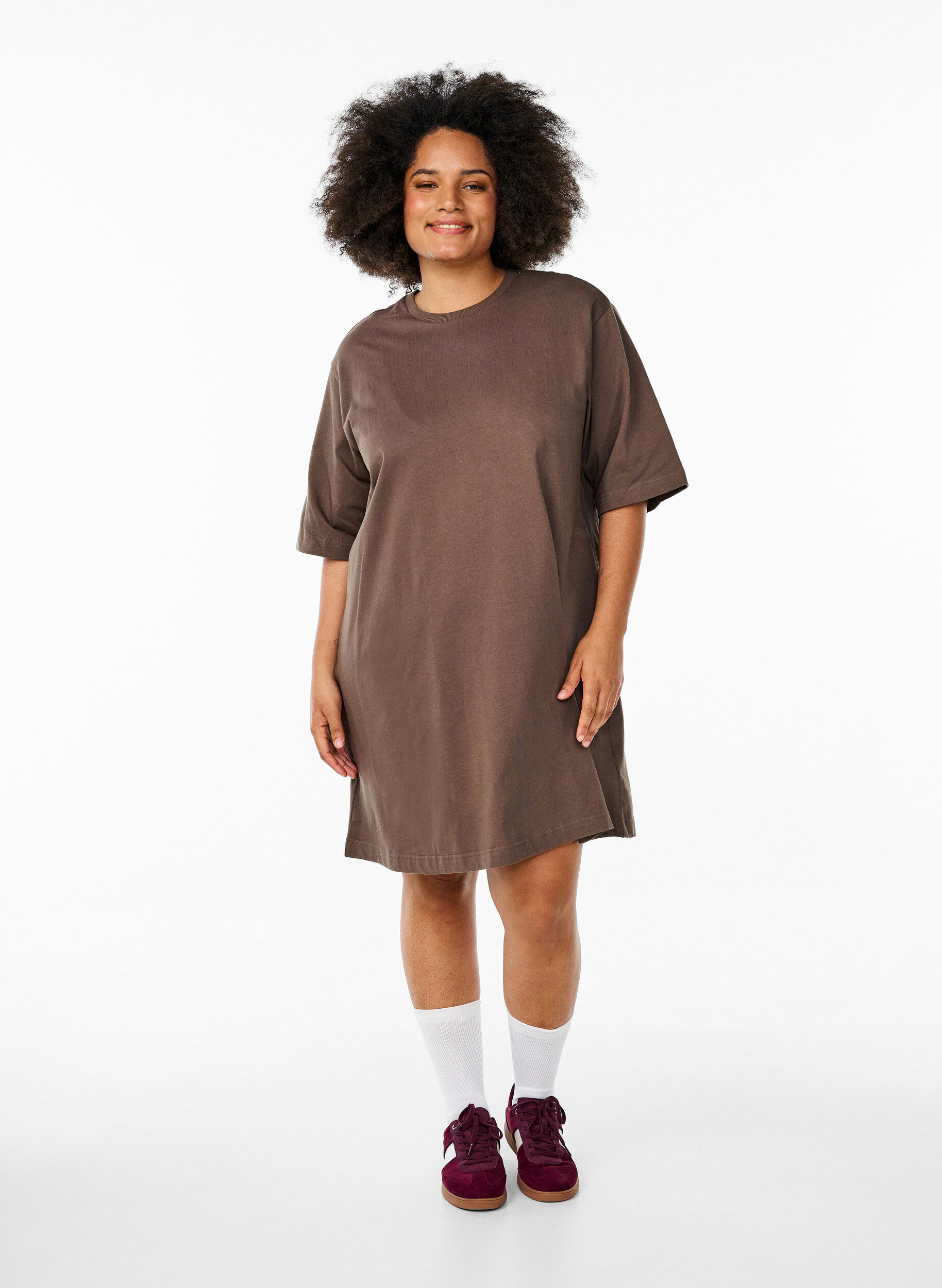 Zizzi Knielanges Baumwoll-T-Shirt-Kleid, Braun, Model image number 0