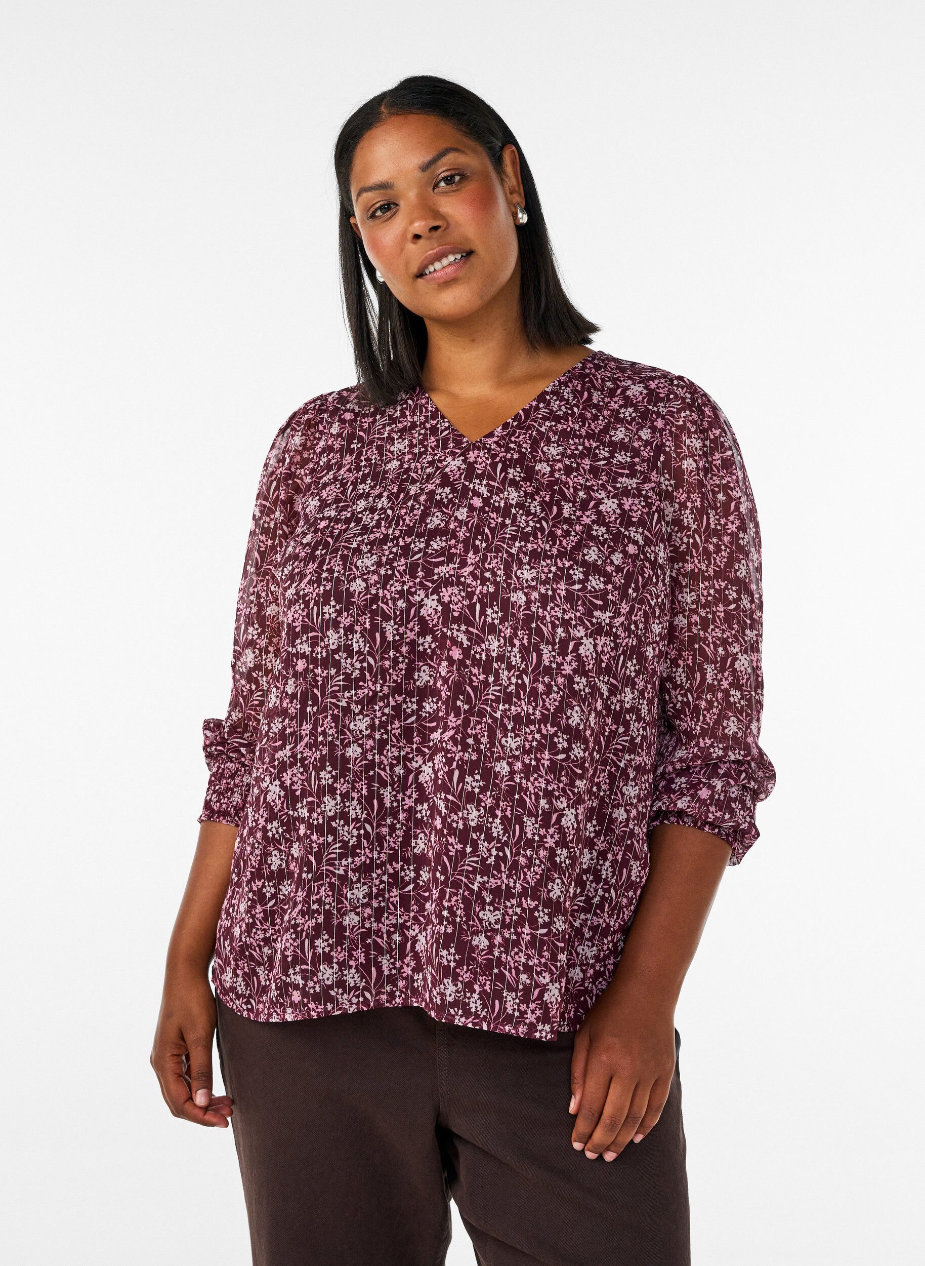Bluse mit gebl&uuml;mtem Print und Glitzerfaden, Rot, Model