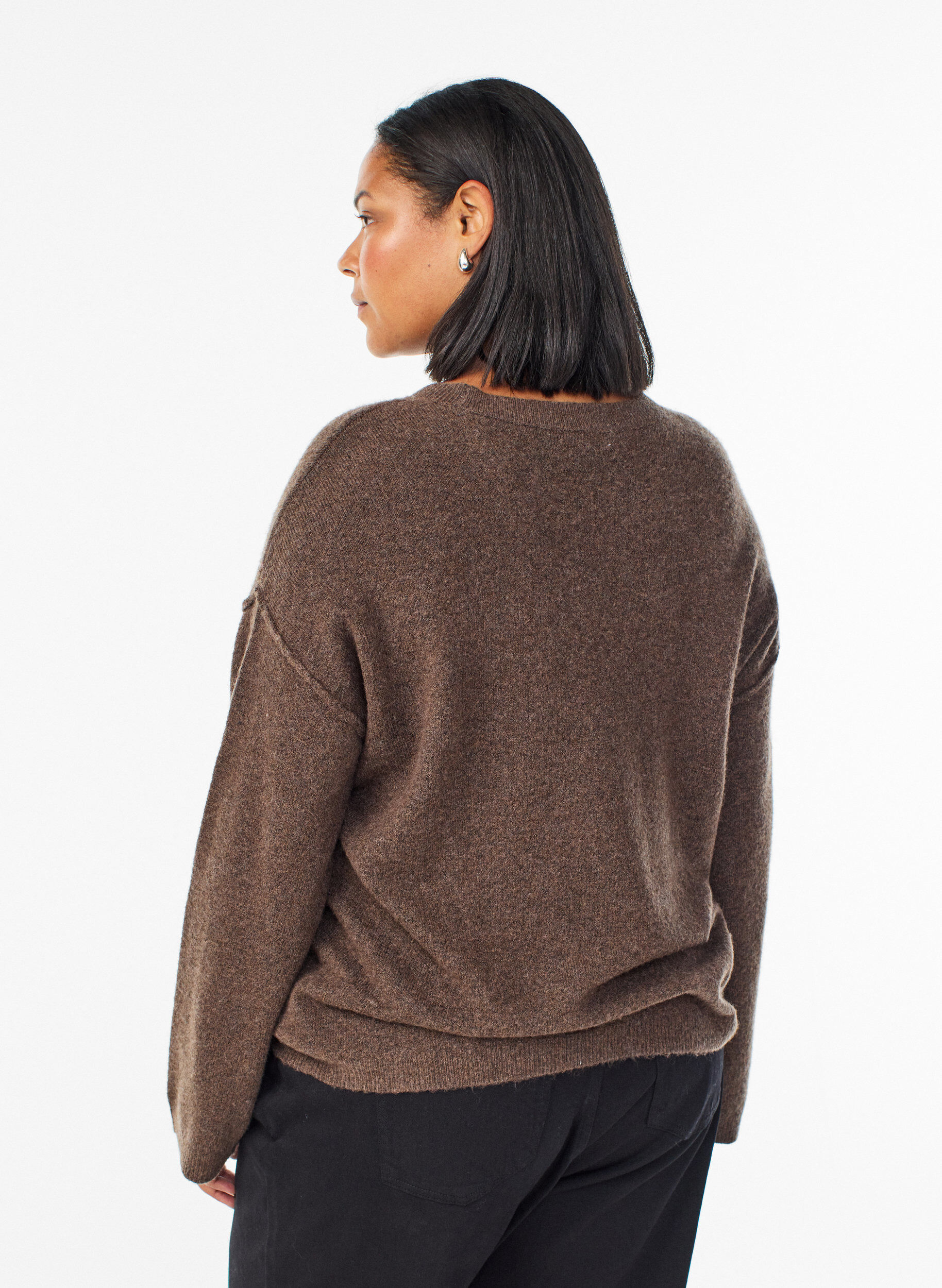 Zizzi Lockerer Strickpullover mit markanten N&auml;hten, Braun, Model image number 2