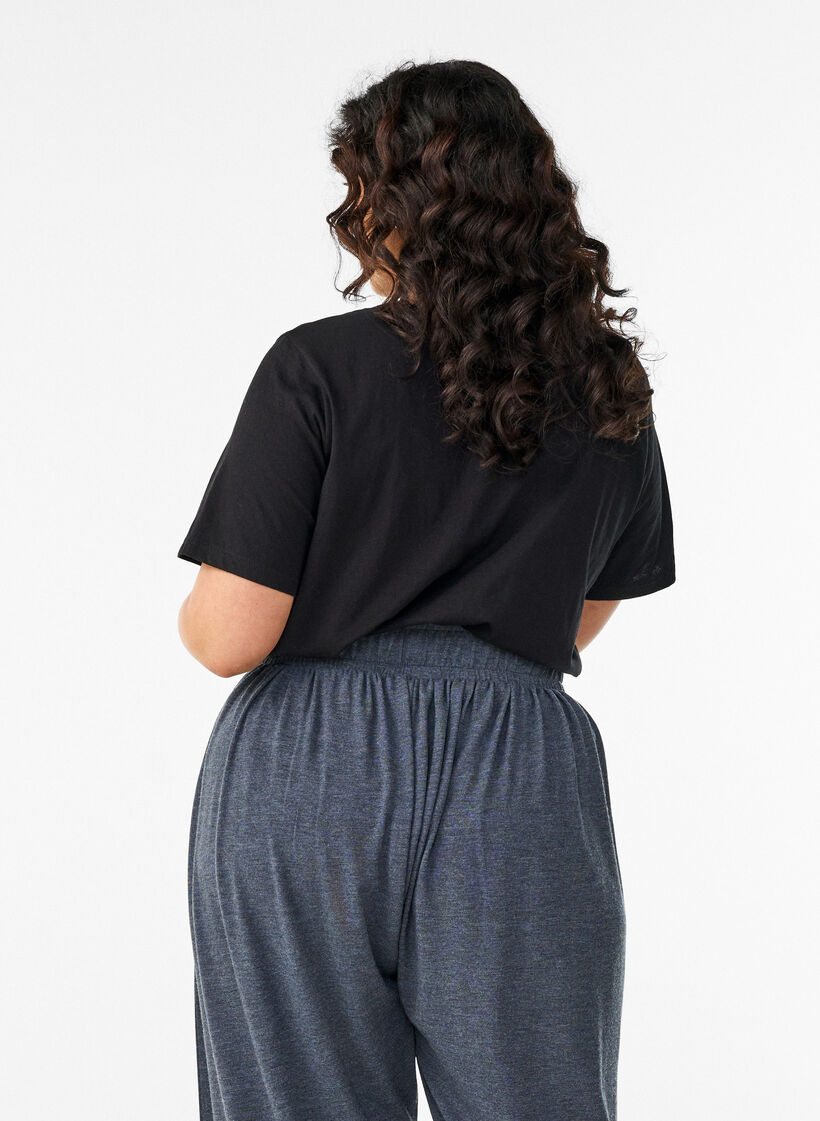 T-Shirt mit Print, Schwarz, Model image number 2