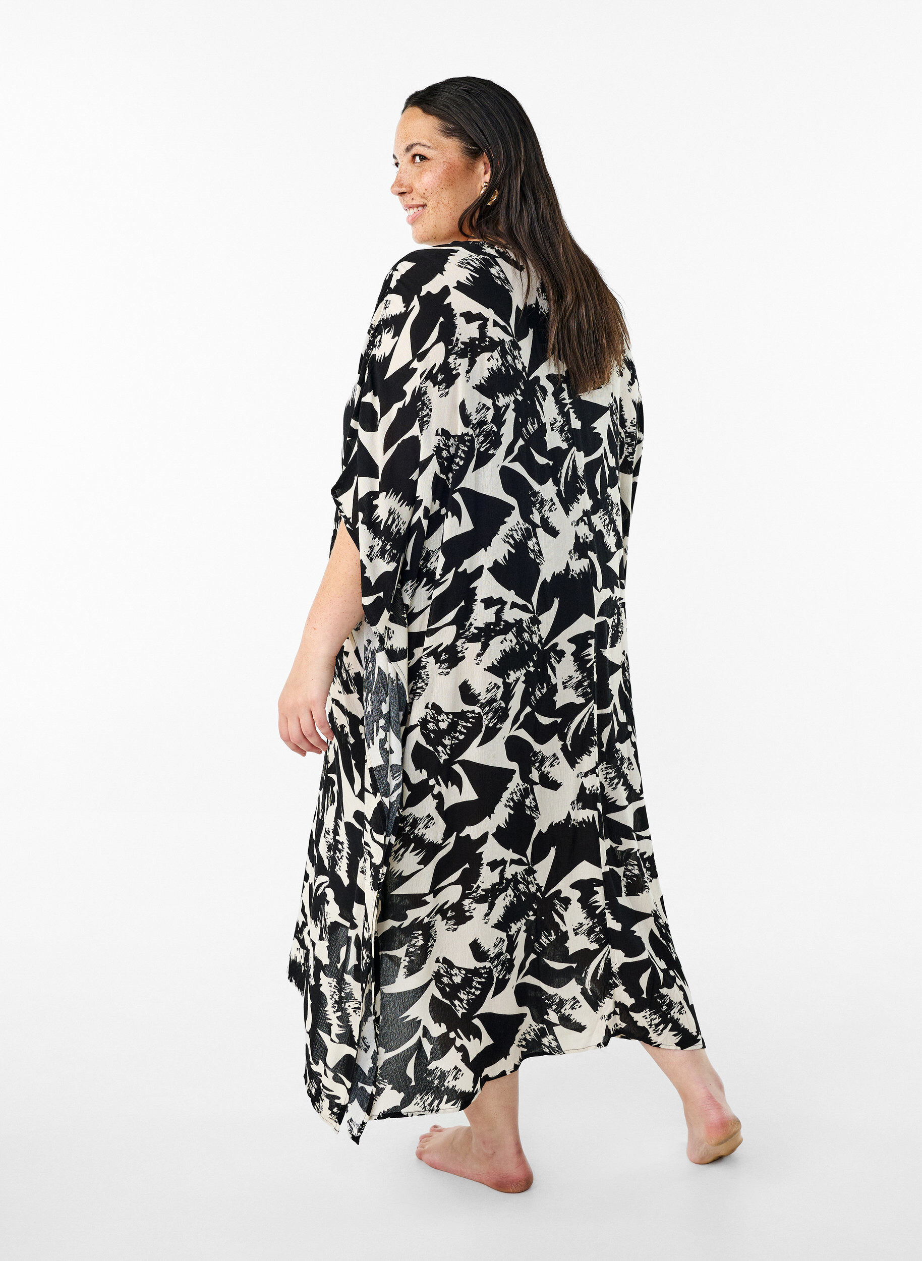 Zizzi Kaftan-Strandkleid mit Kn&ouml;pfen, Beige, Model image number 1