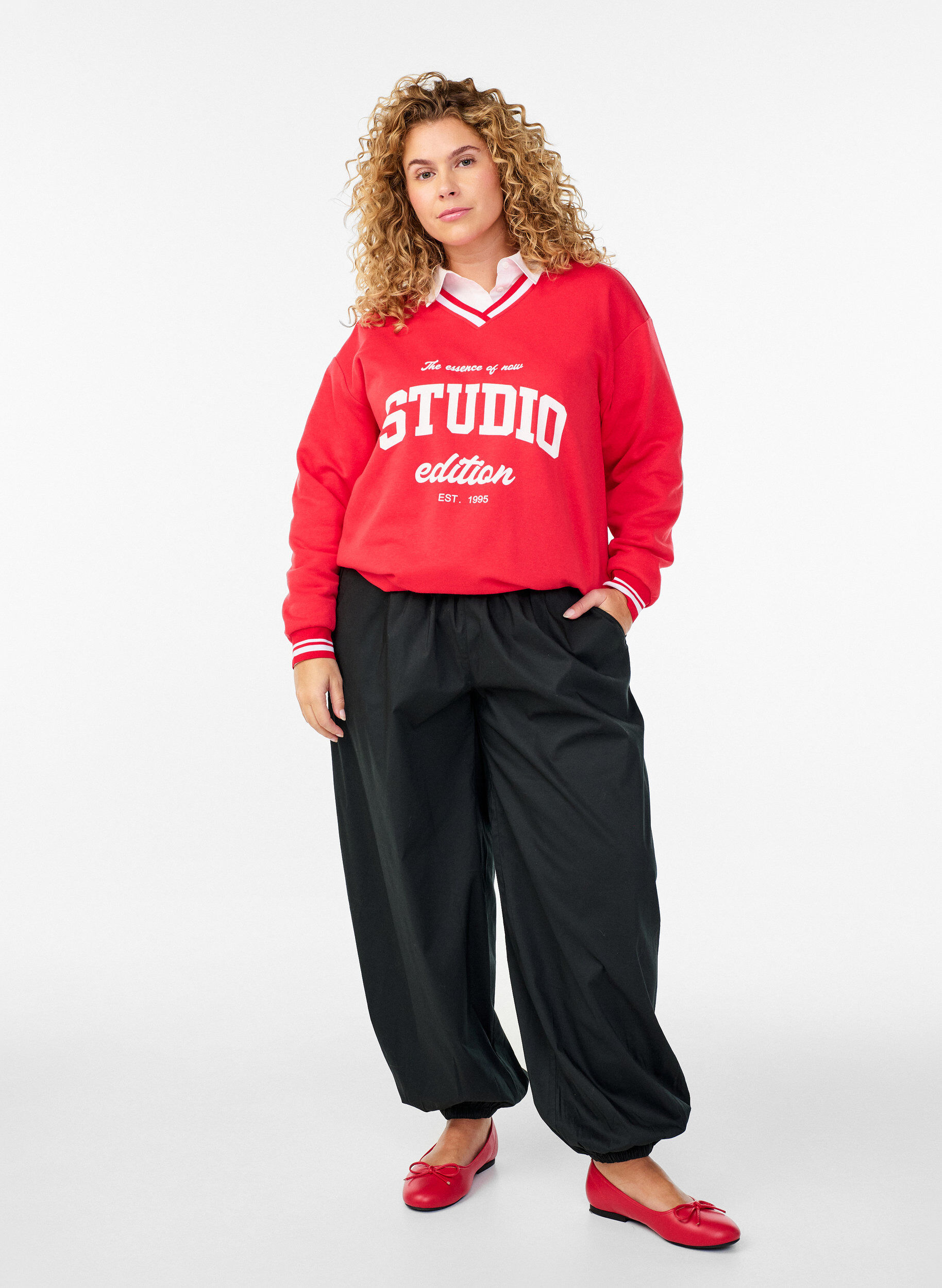 Zizzi Ballonhose mit Taschen und elastischem Bund, Schwarz, Model image number 1