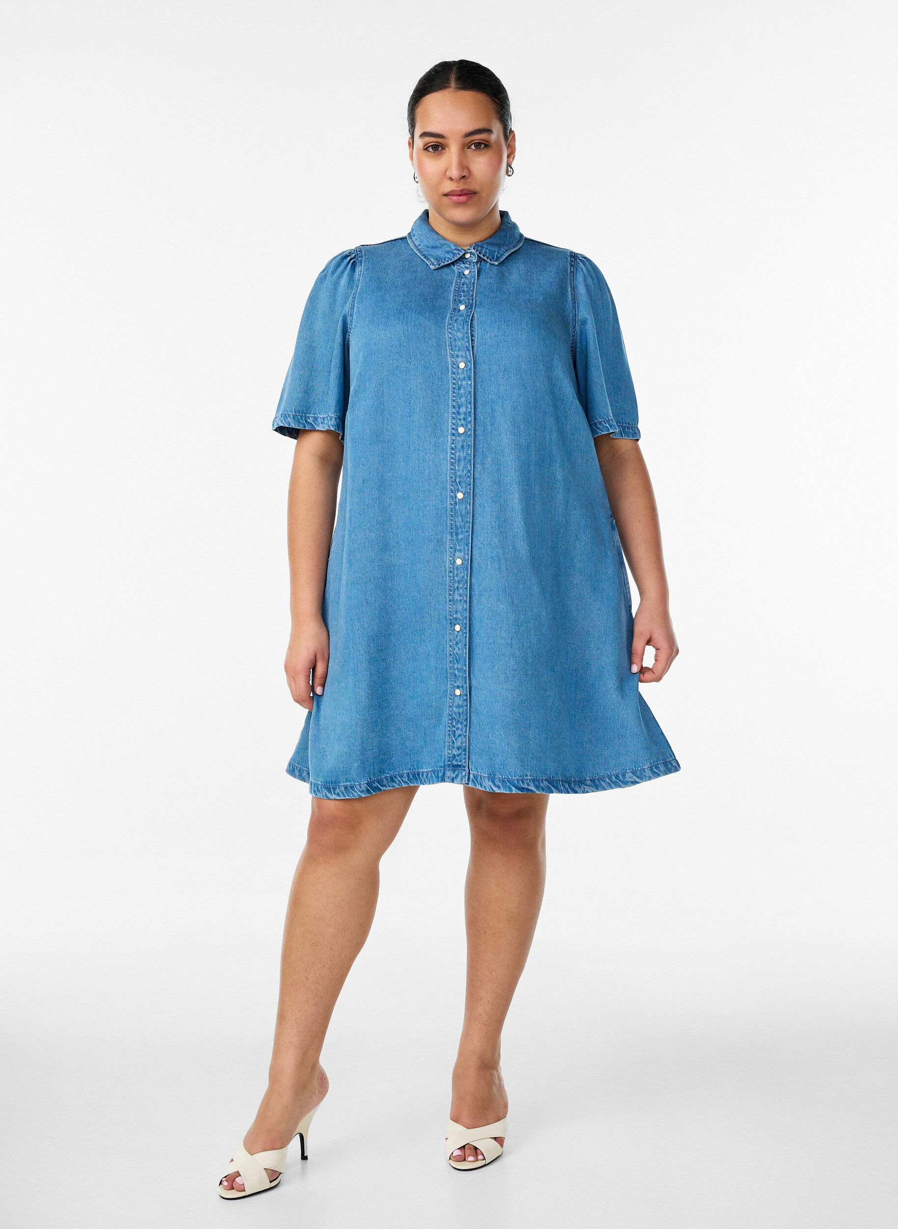 ZizziJeanskleid aus Lyocell mit Kn&ouml;pfen und kurzen &Auml;rmeln, Blau, Model image number 1