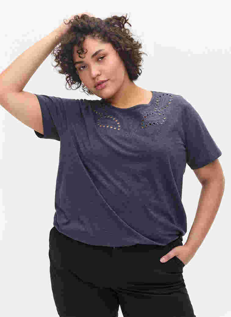 T-Shirt mit Lochstickerei und kurzen Ärmeln, Night Sky Mel., Model image number 0