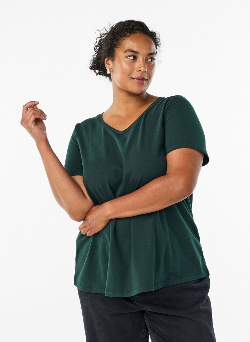 Einfarbiges Basic-T-Shirt aus Baumwolle, Grün, Model image number 0
