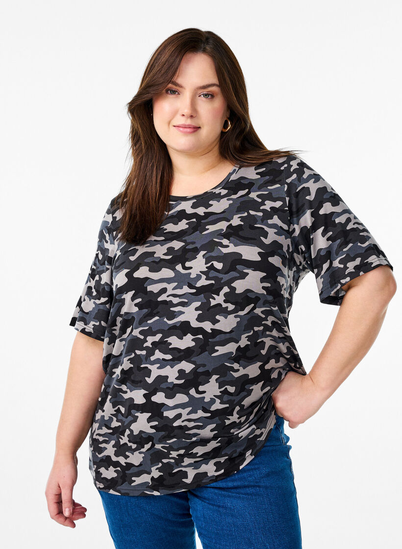 T-Shirt mit TENCEL&trade; Lyocell und Tarnmuster, Grau, Model image number 0