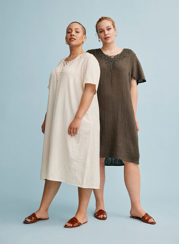 Kurzarm Kleid aus Baumwolle mit Stickerei, Beige As Sample, Image image number 0