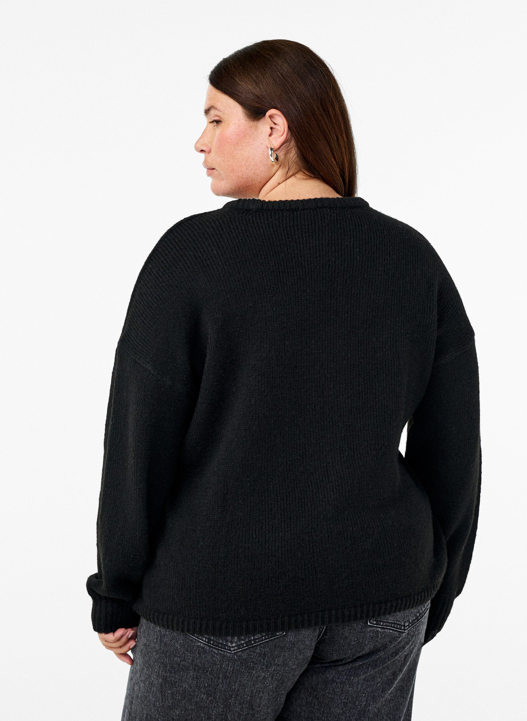 Zizzi Lang&auml;rmliger Strickpullover mit Wollanteil und Rundhalsausschnitt, Black Solid, Model image number 1