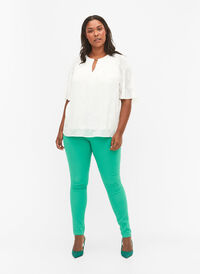 Hochtaillierte Amy jeans in Super Slim Fit, Holly Green, Model