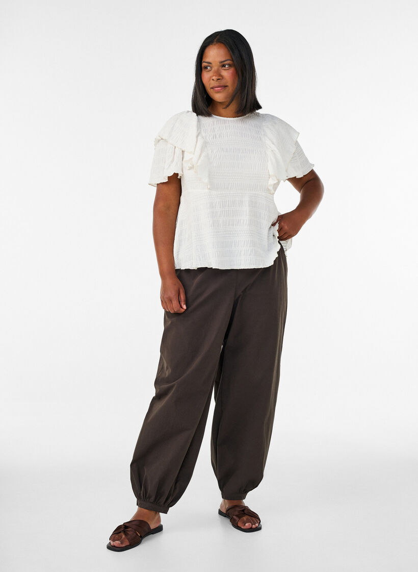 Bluse mit gesmokter Textur und R&uuml;schen&auml;rmeln, Vanille, Model image number 1