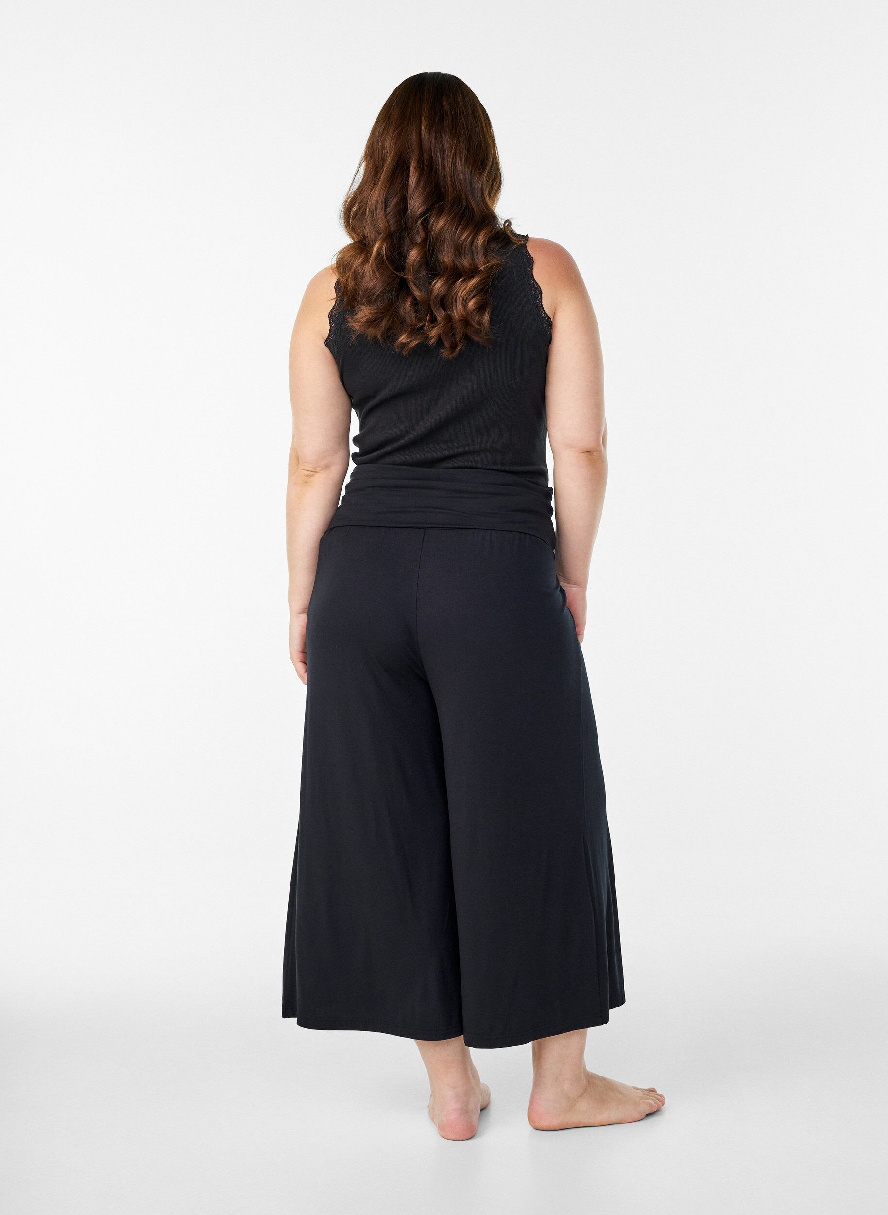 Zizzi Culotte aus Jersey mit hoher Taille, Schwarz, Model image number 1