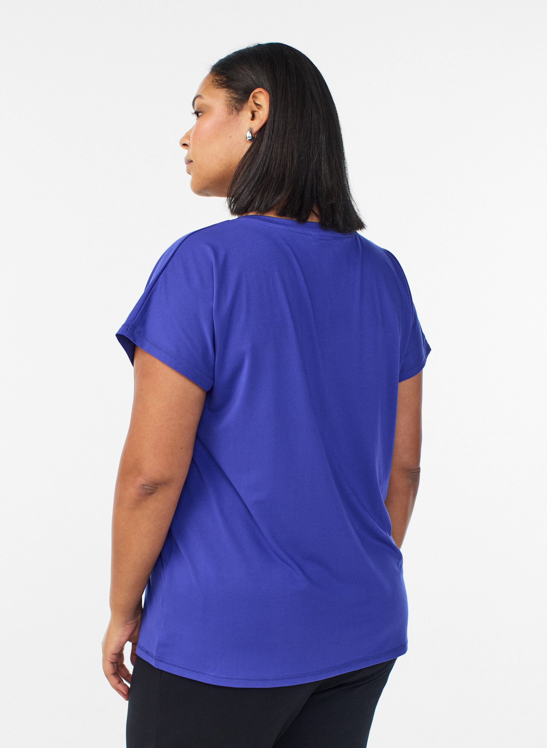 ZizziLockeres Trainings-T-Shirt mit V-Ausschnitt, Lila, Model image number 2