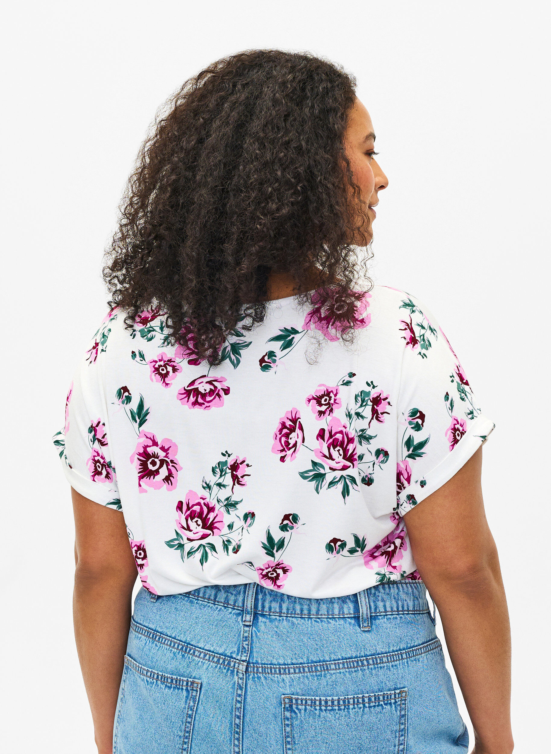 Zizzi Gebl&uuml;mte Bluse aus Viskose mit kurzen &Auml;rmeln, White Pink AOP, Model image number 1