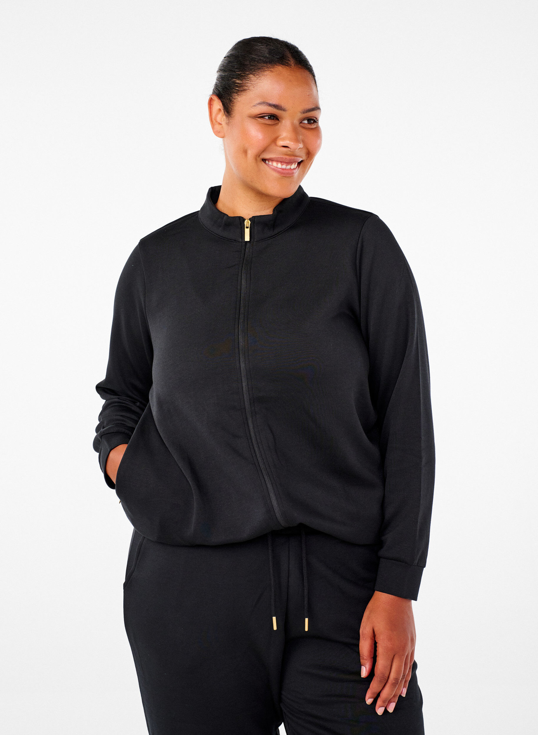 Zizzi Sportlicher Cardigan mit Rei&szlig;verschluss und Taschen, Black, Model image number 0