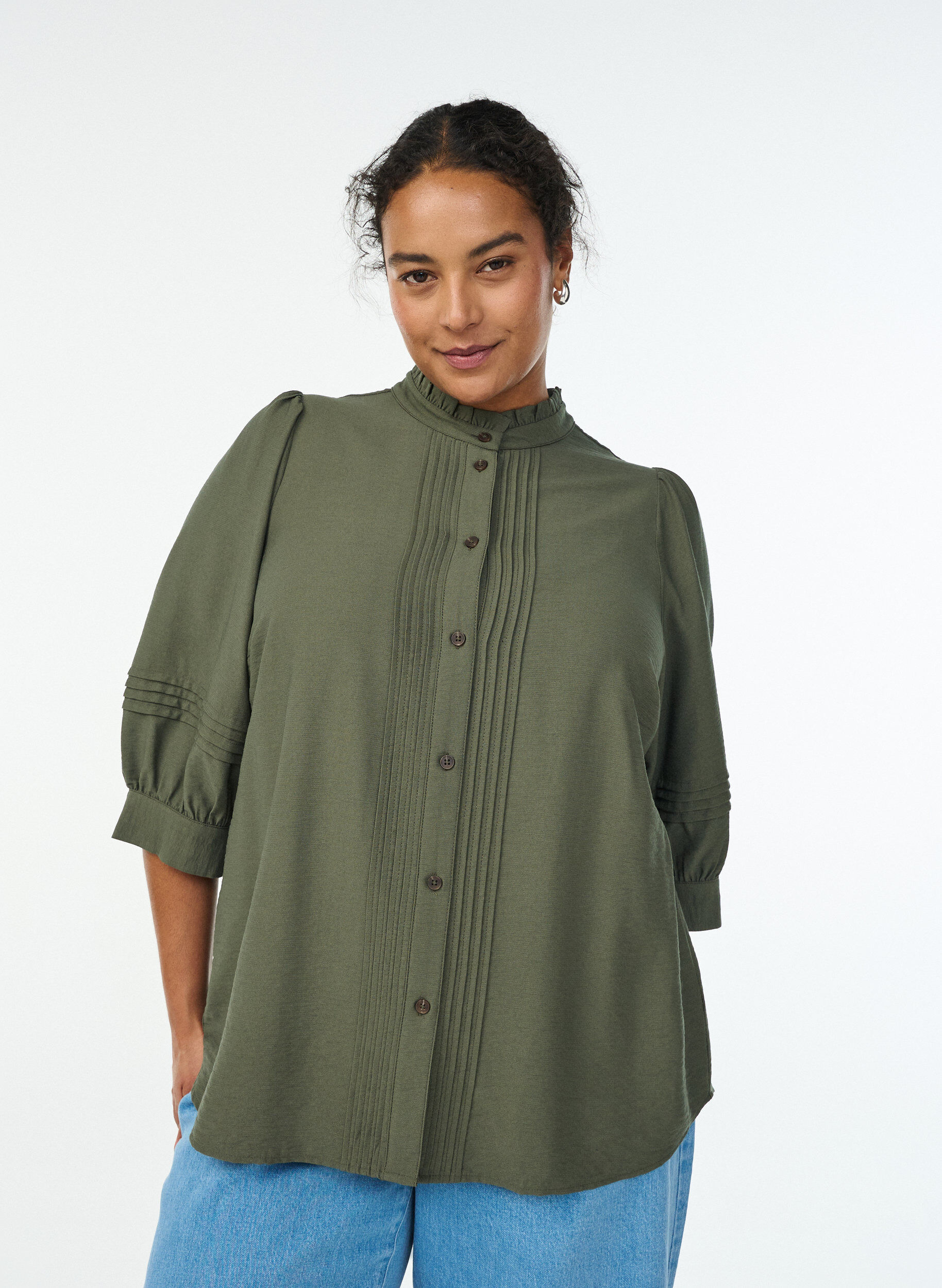 Bluse mit 3/4-&Auml;rmeln und dekorativen Falten, Gr&uuml;n, Model