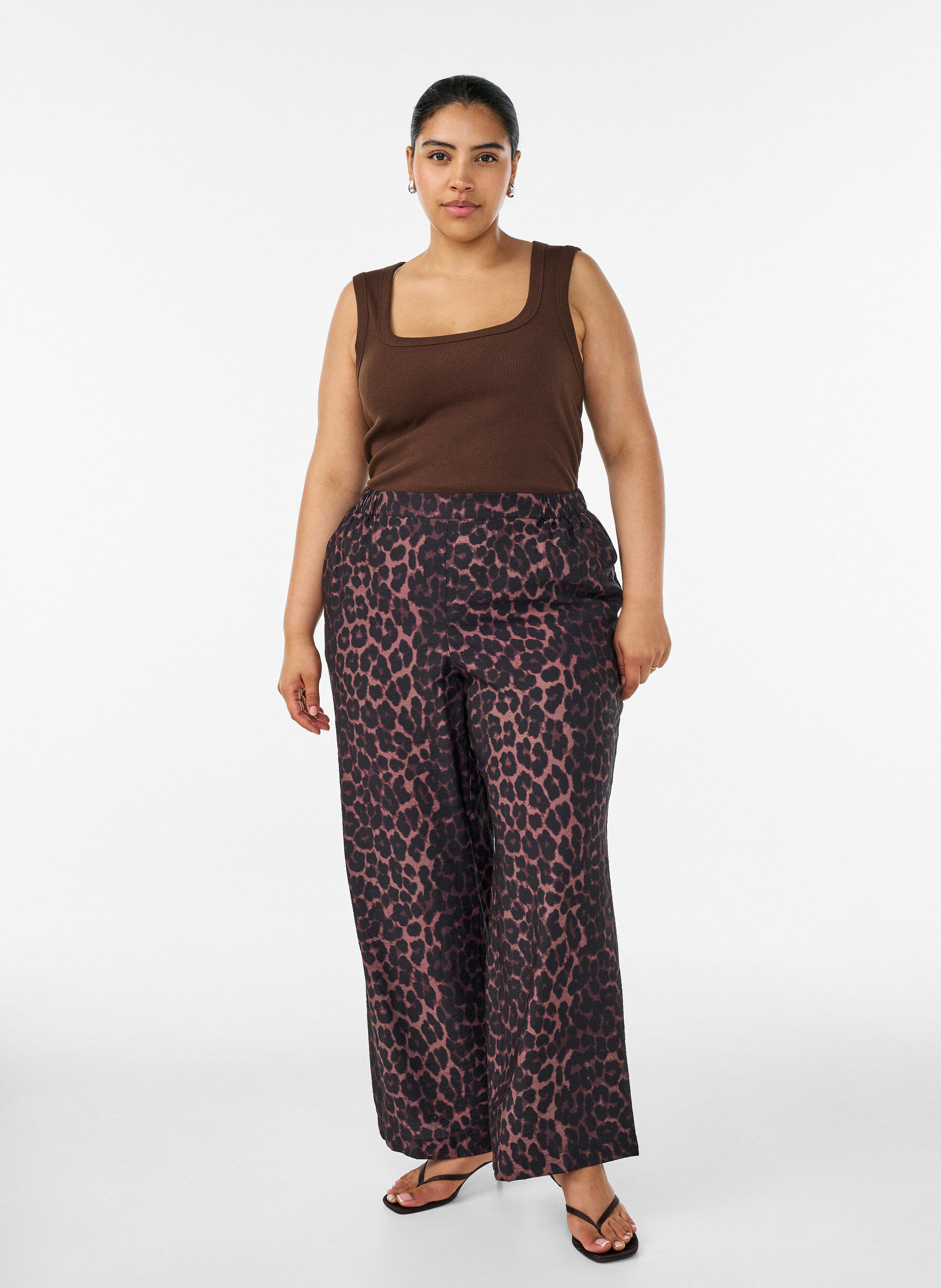 ZizziViskosehose mit elastischem Bund und geraden Beinen, Braun, Model image number 0