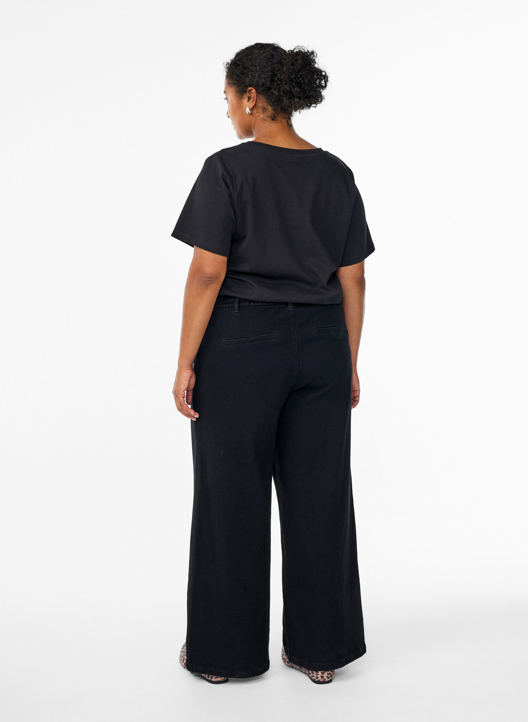 ZizziJeans mit lockerer Passform, elastischem Bund und Tunnelzug, Schwarz, Model image number 1