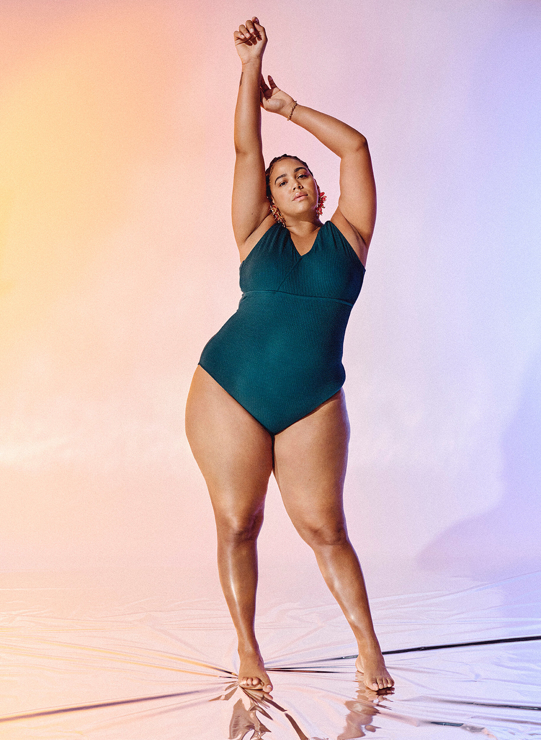 Zizzi Badeanzug mit Krepp-Textur und Wickeleffekt, Dark Sea, Image image number 0