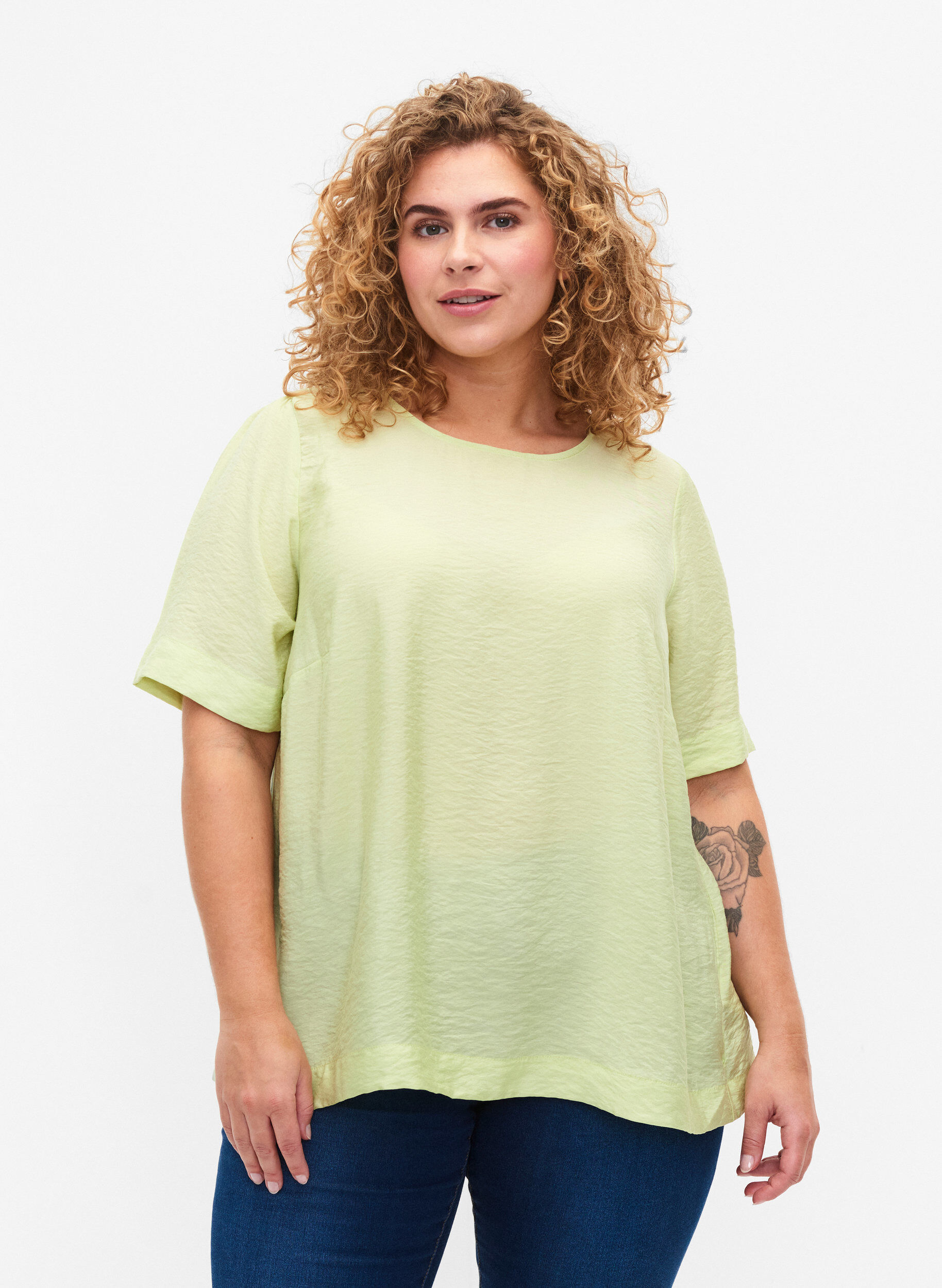 Zizzi Bluse mit halblangen &Auml;rmeln aus Viskose, Lily Green, Model image number 0
