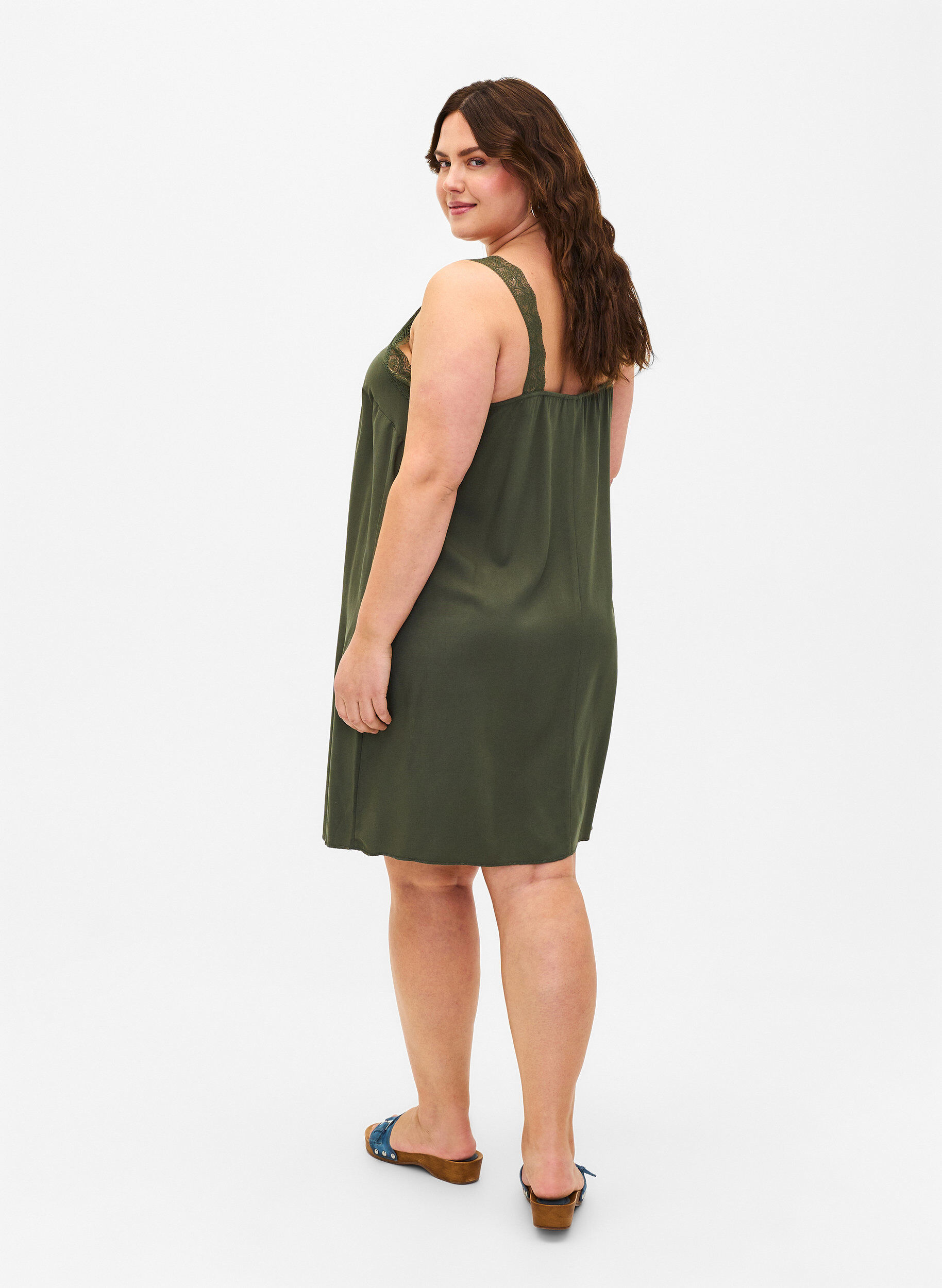Zizzi Tr&auml;gerkleid aus Viskose mit Spitze, Thyme, Model image number 1