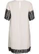Kurzes Kleid mit kontrastfarbenen Spitzeneins&auml;tzen, Beige, Packshot image number 1