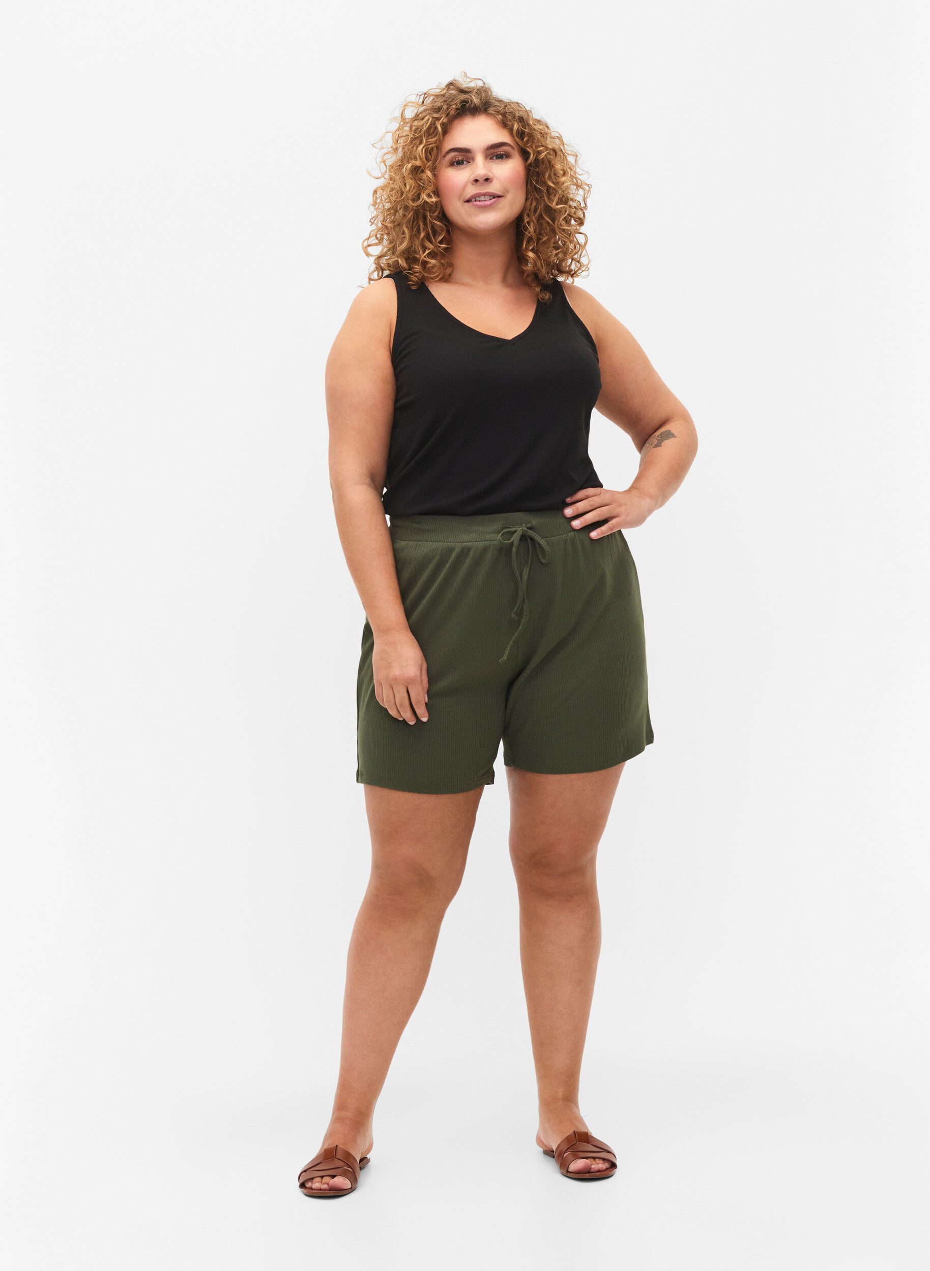 Zizzi Geripptes Basic Top mit V-Ausschnitt, Black, Model image number 2