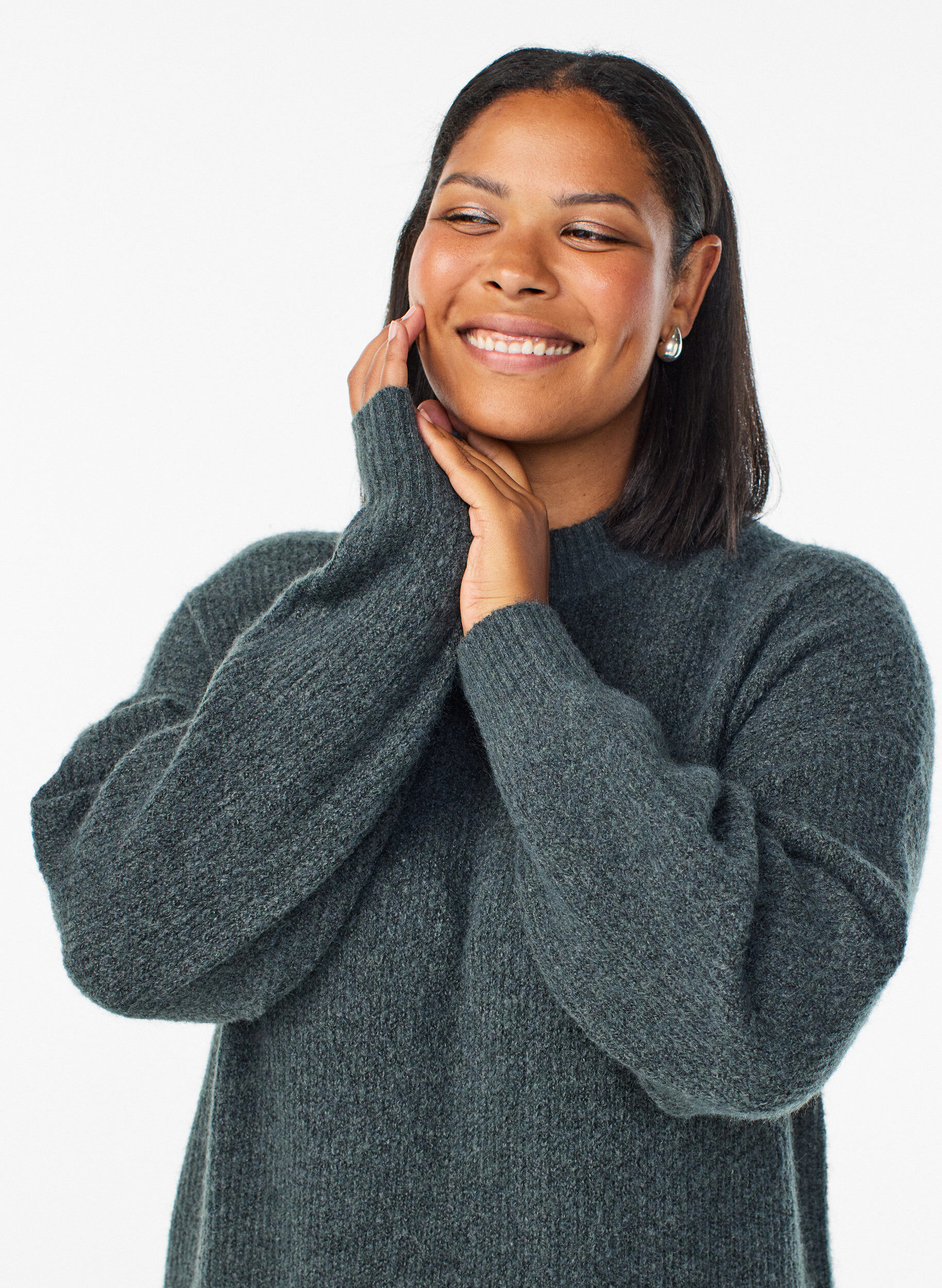 Zizzi Langes Strickkleid mit hohem Kragen, Gr&uuml;n, Model image number 2