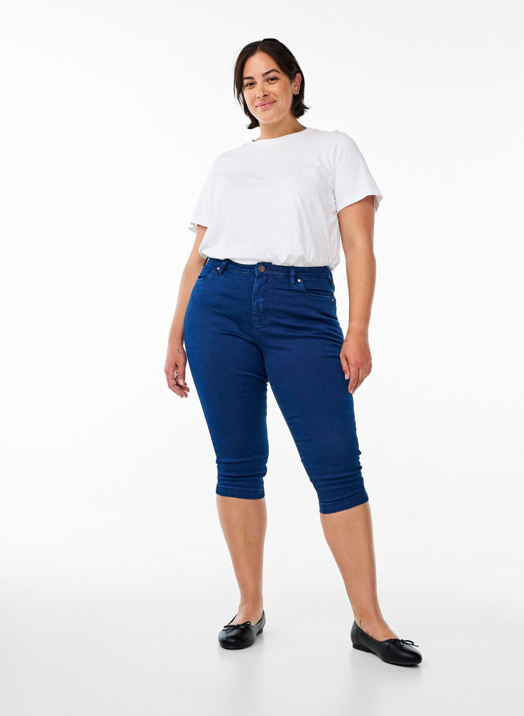 Zizzi Amy Caprijeans mit hohem Taille und Super Slim Fit, Blau, Model image number 0