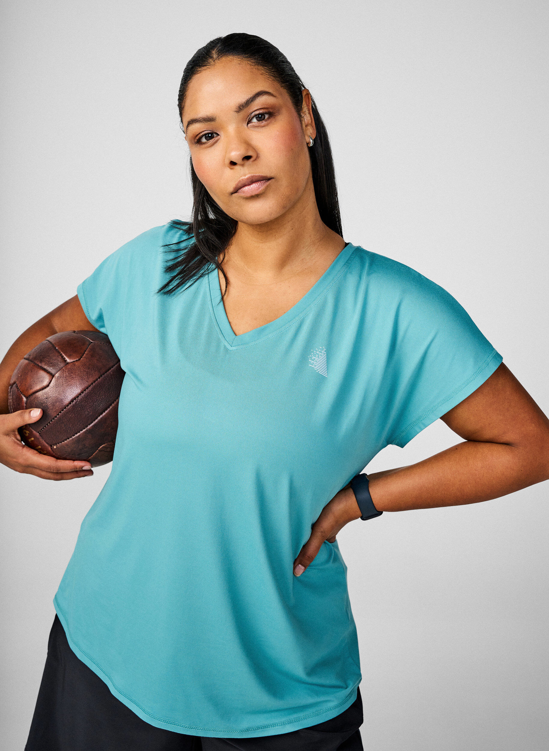 Zizzi Lockeres Trainings-T-Shirt mit V-Ausschnitt, Gr&uuml;n, Image image number 0