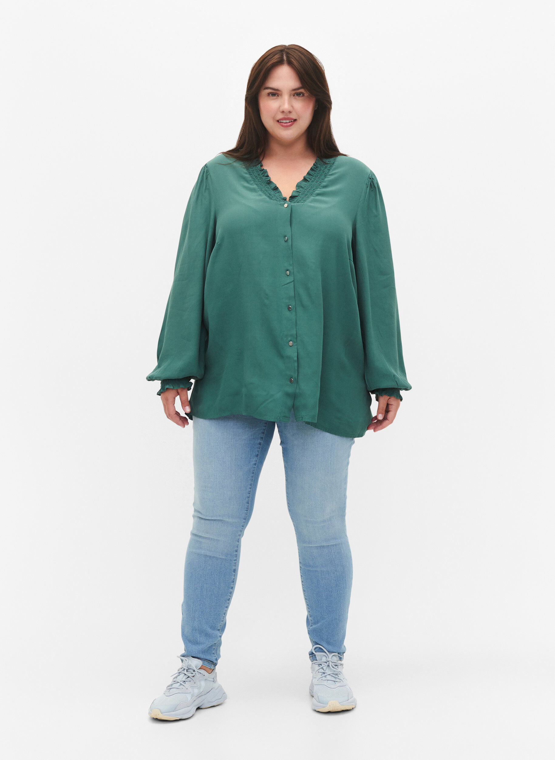 Zizzi Lang&auml;rmlige Bluse aus Viskose, Sea Pine, Model image number 2