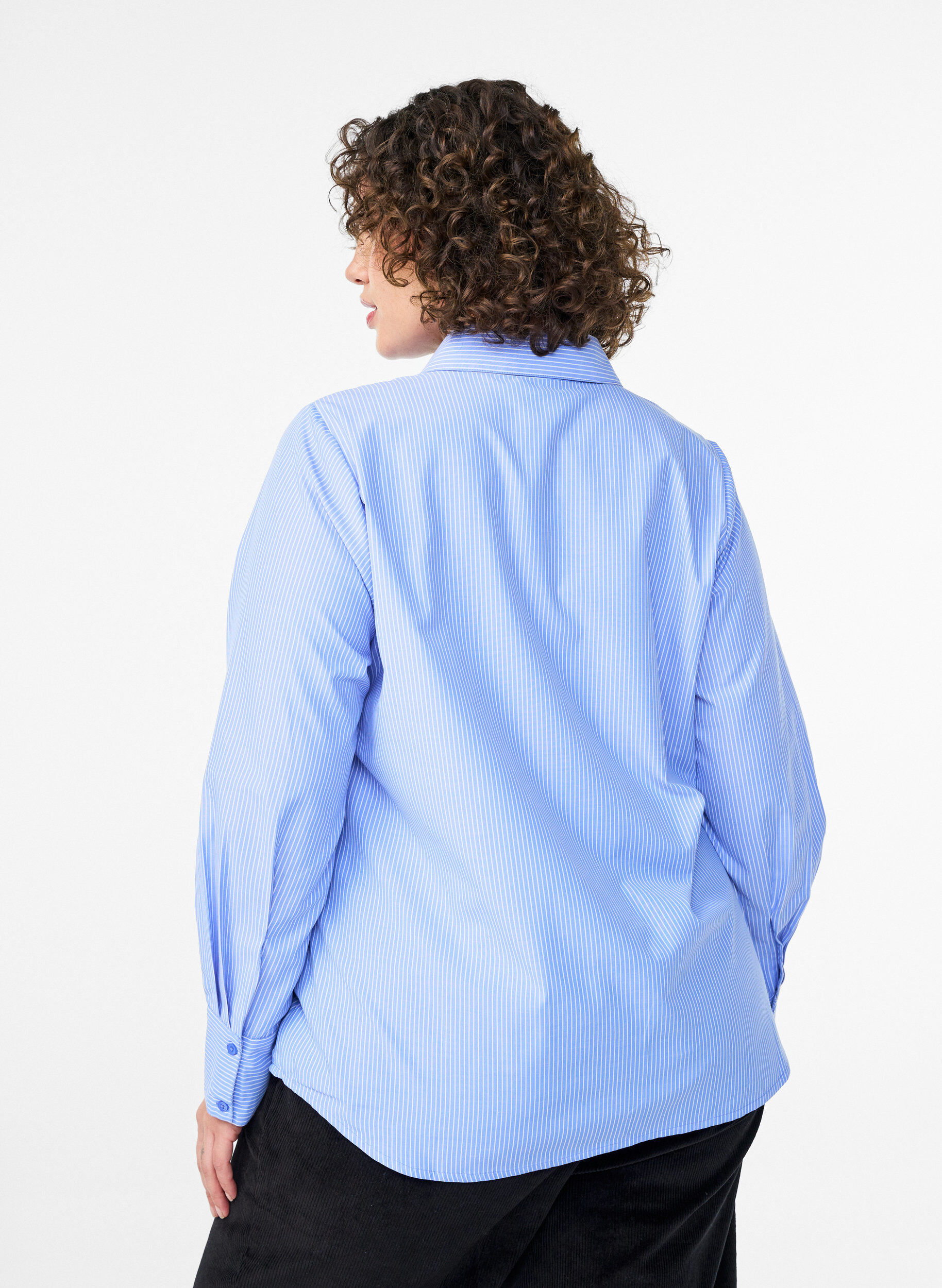 Zizzi Bluse mit Streifen und Nieten, Blau, Model image number 2