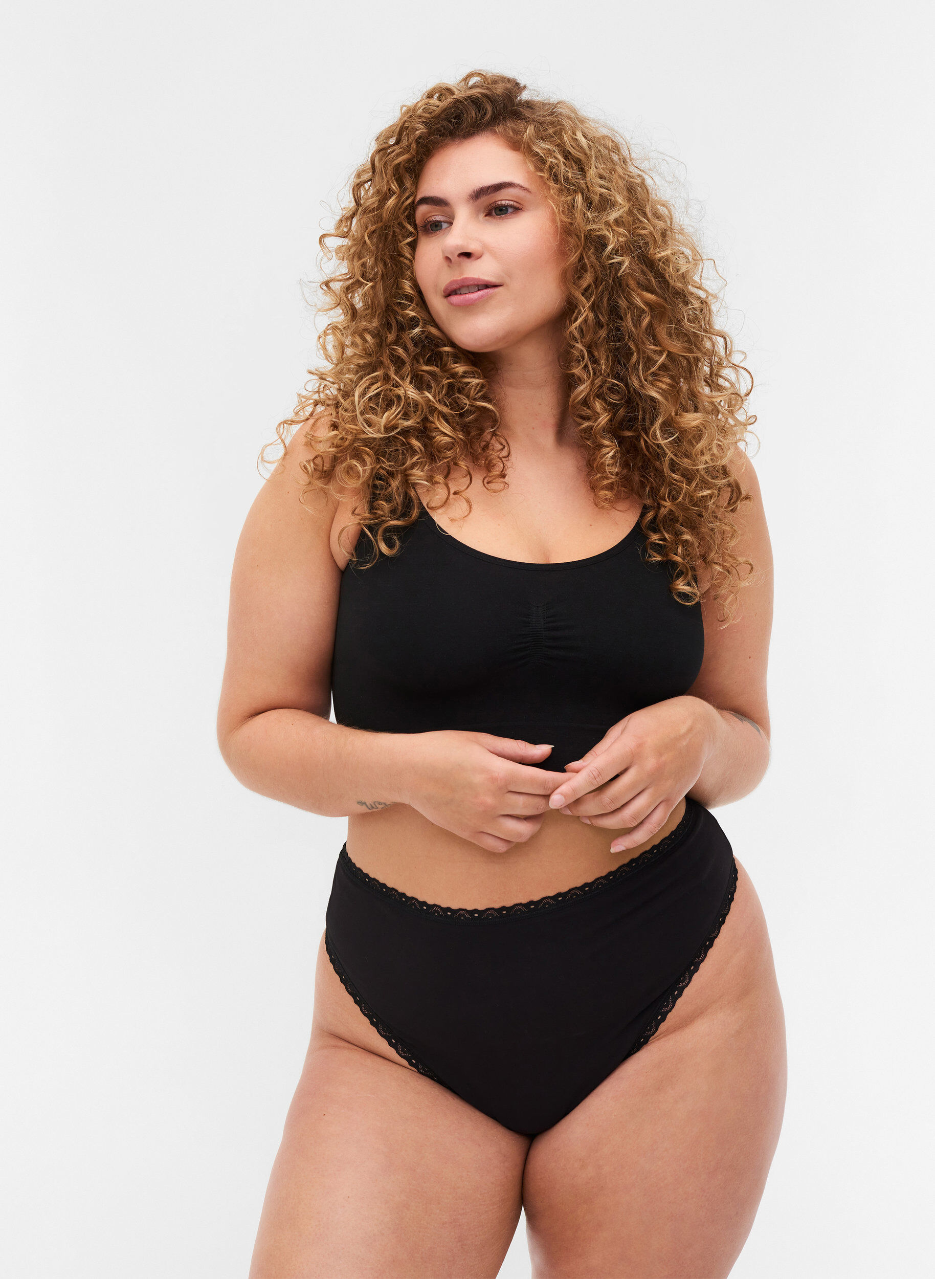 Zizzi 3er-Pack Strings mit Spitze, Black, Model image number 0