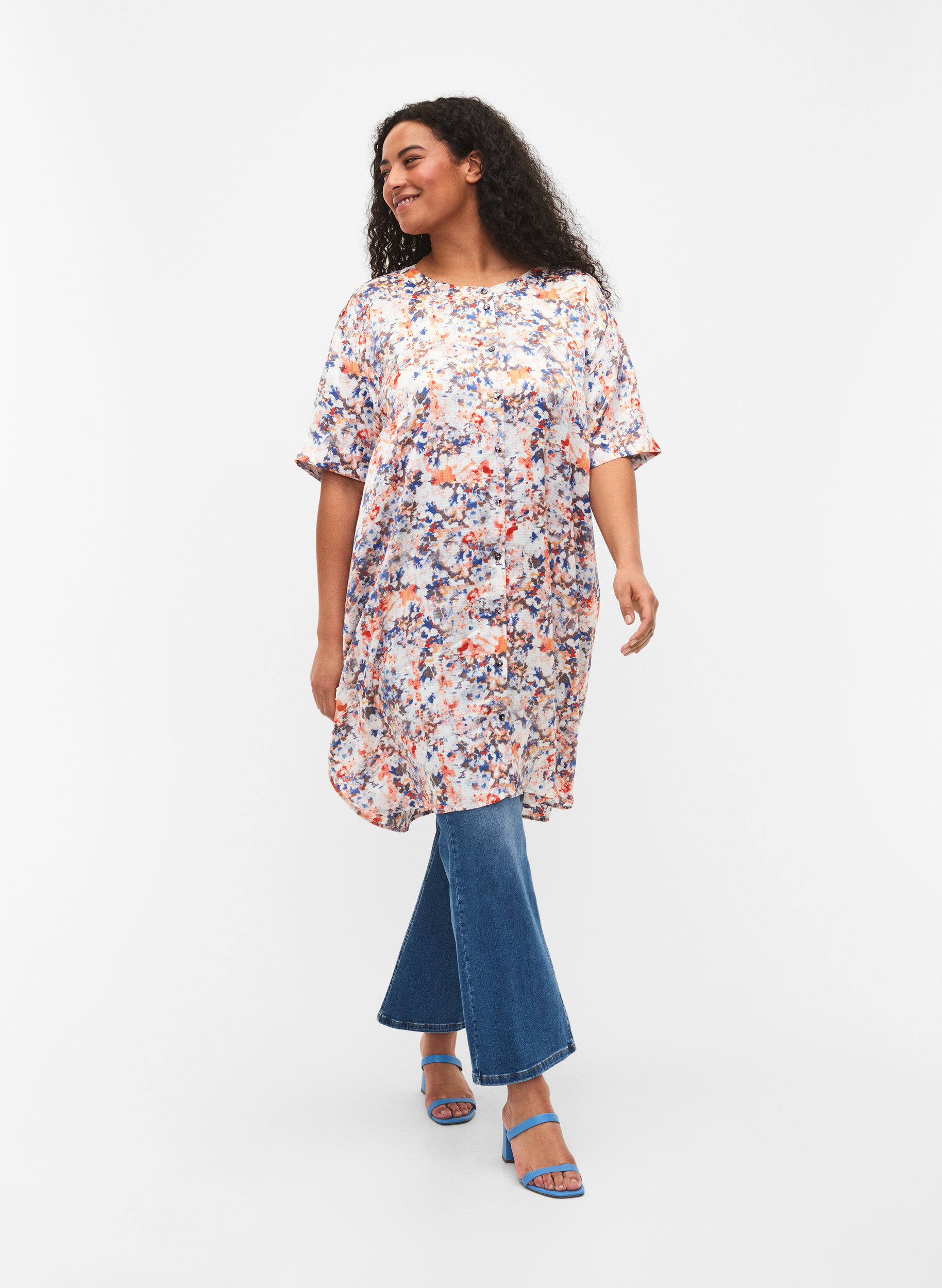 Zizzi Bedrucktes Hemdkleid mit Knopfverschluss, B.White graphic AOP, Model image number 2