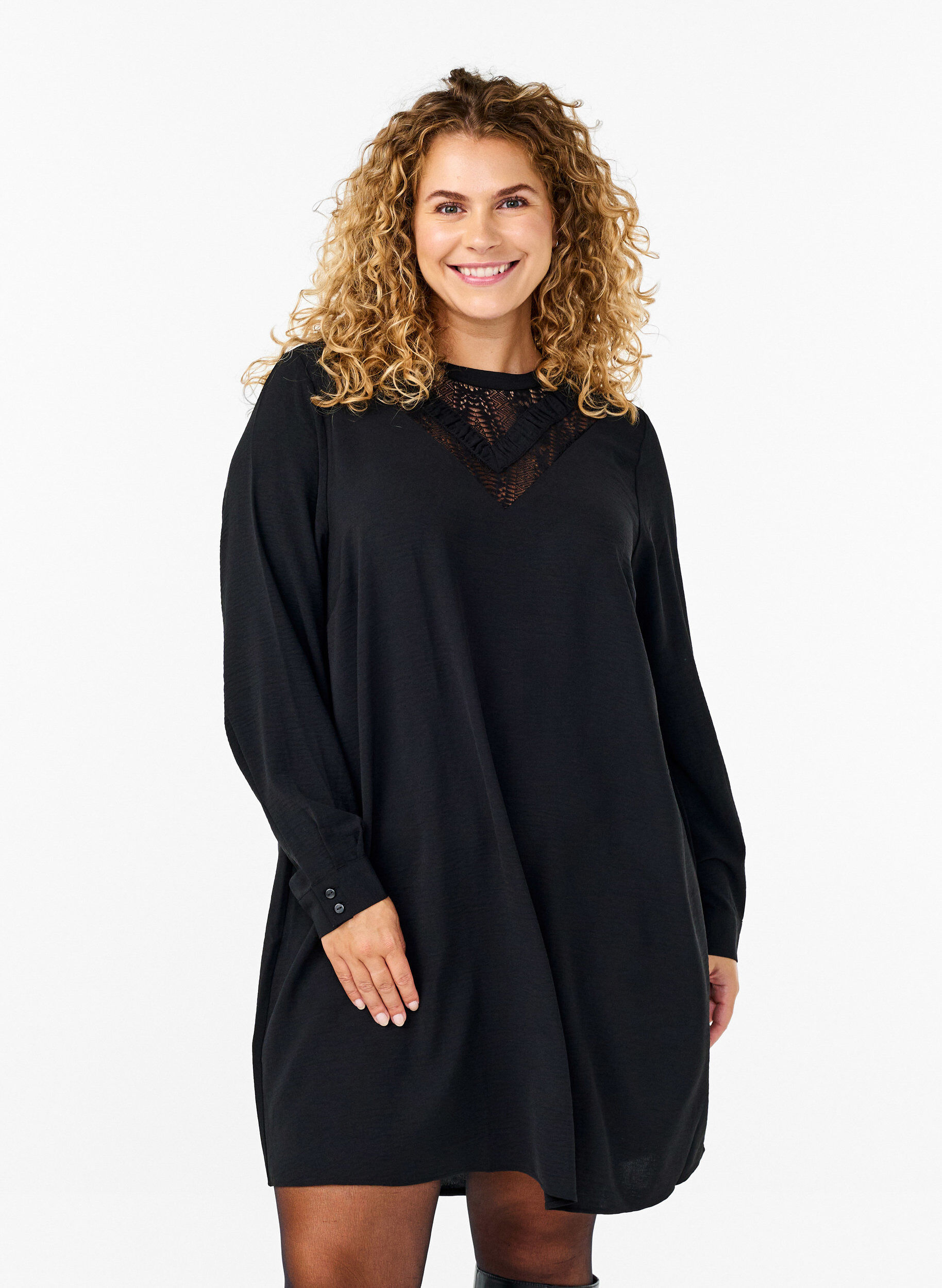 Zizzi Kurzes Kleid mit Spitzendetails, Black, Model image number 0