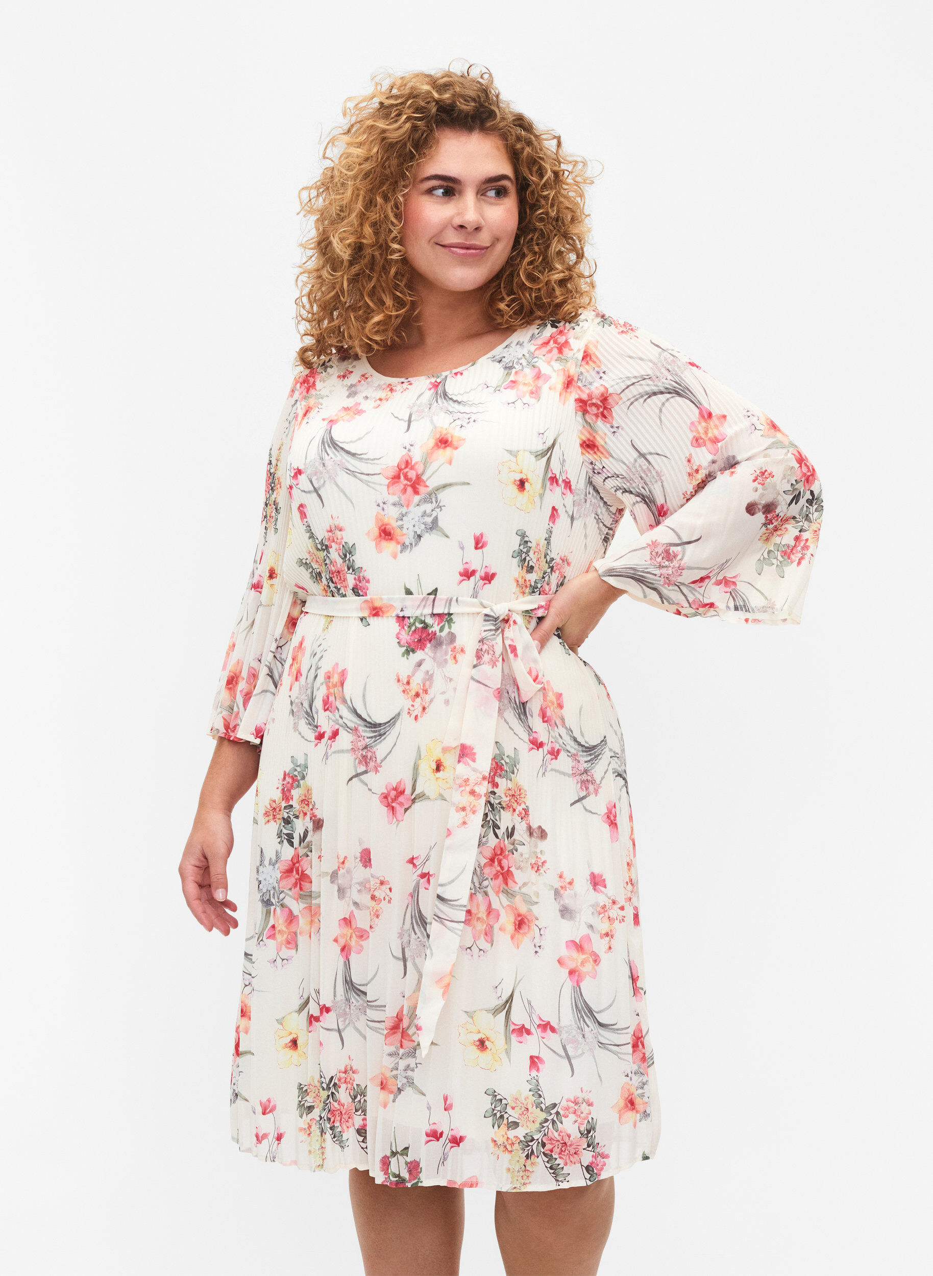 Zizzi Plisseekleid mit Bindeband und Print, Sugar Swizzle Flower, Model image number 0