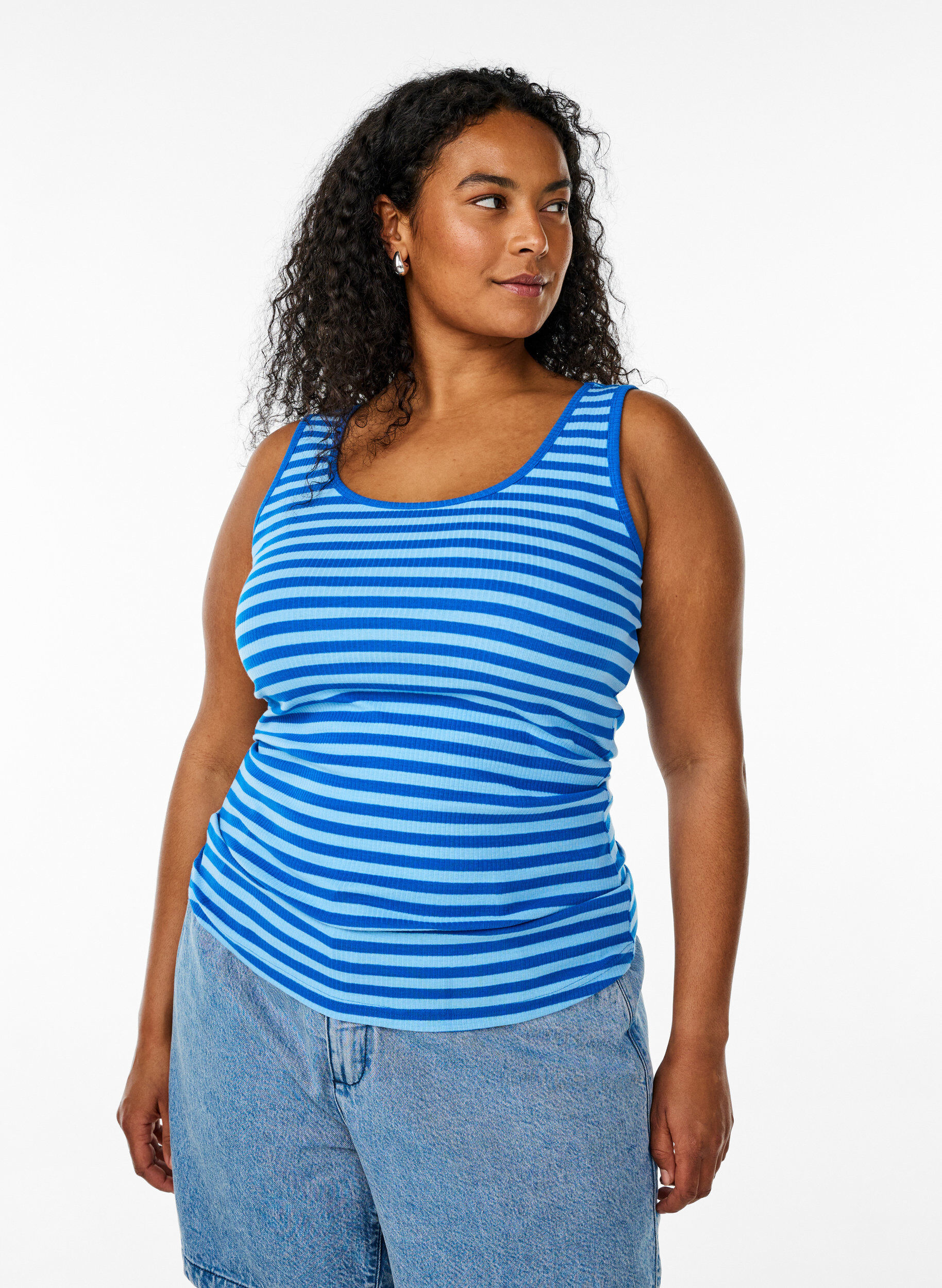 Gestreiftes Tanktop mit Rippenstruktur, Blau, Model