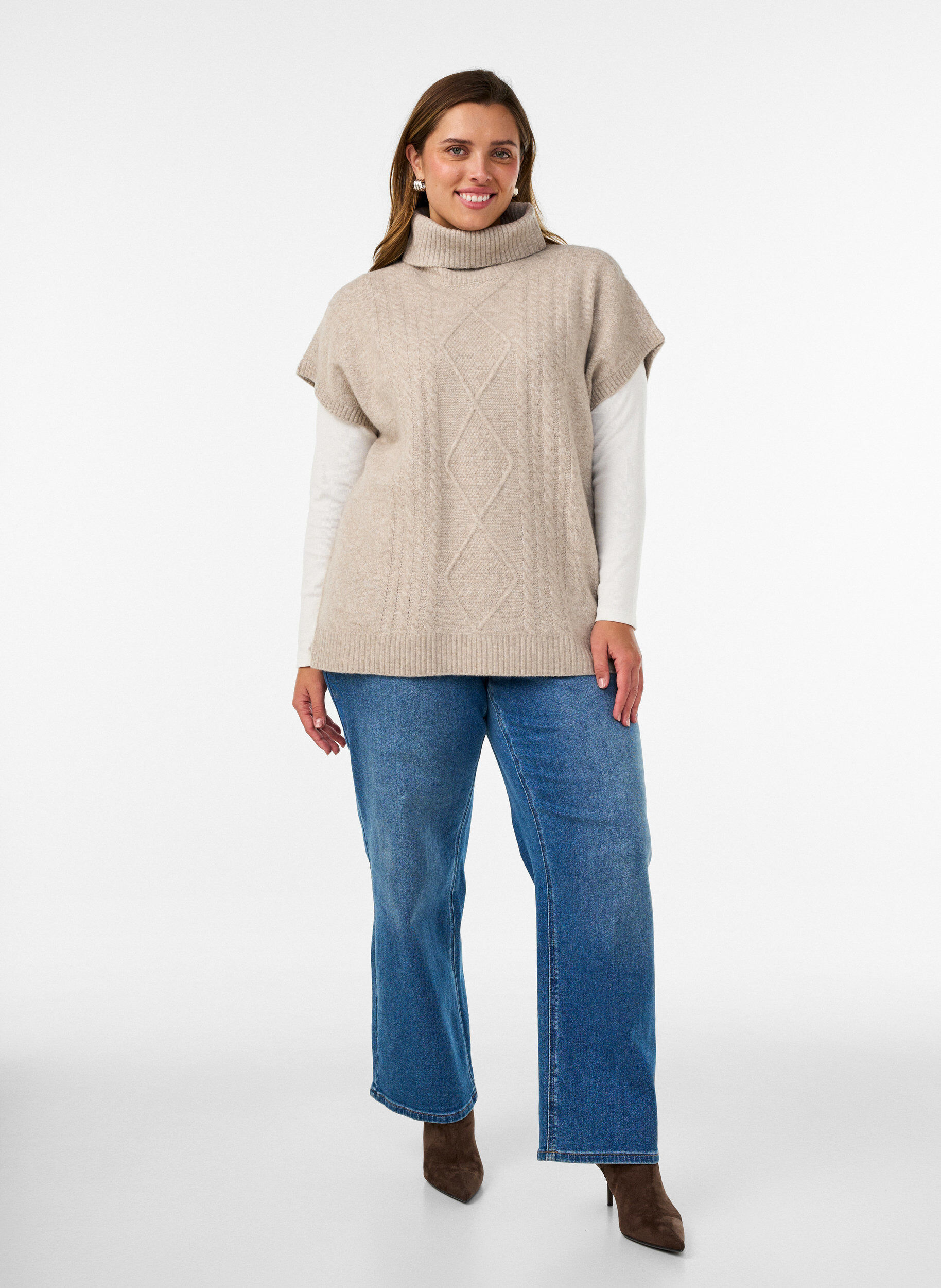 ZizziStrickweste mit Rollkragen und Zopfmuster, Beige, Model image number 1