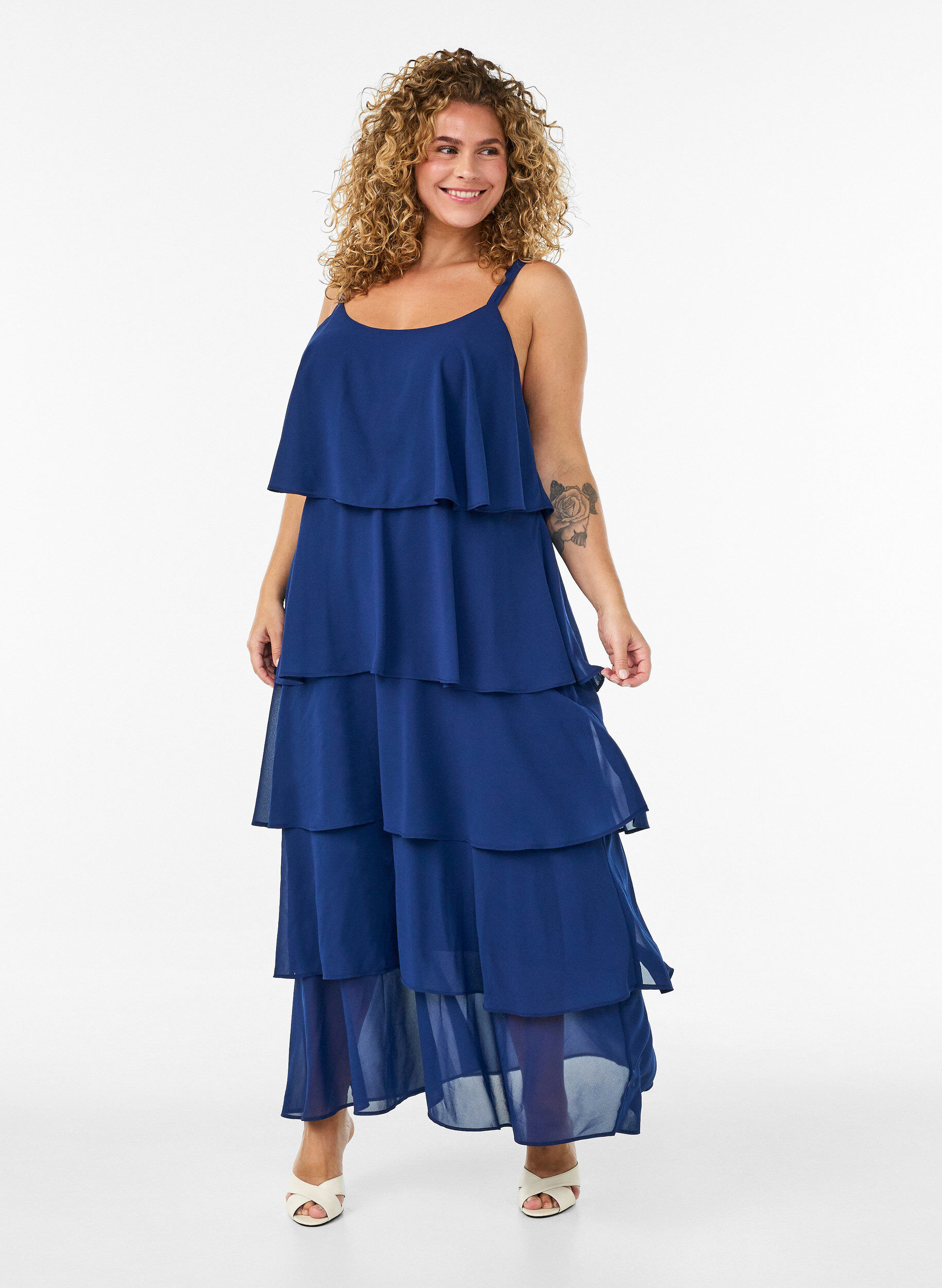 ZizziMaxikleid mit R&uuml;schen-Volants und abnehmbarem Cape, Blau, Model image number 0