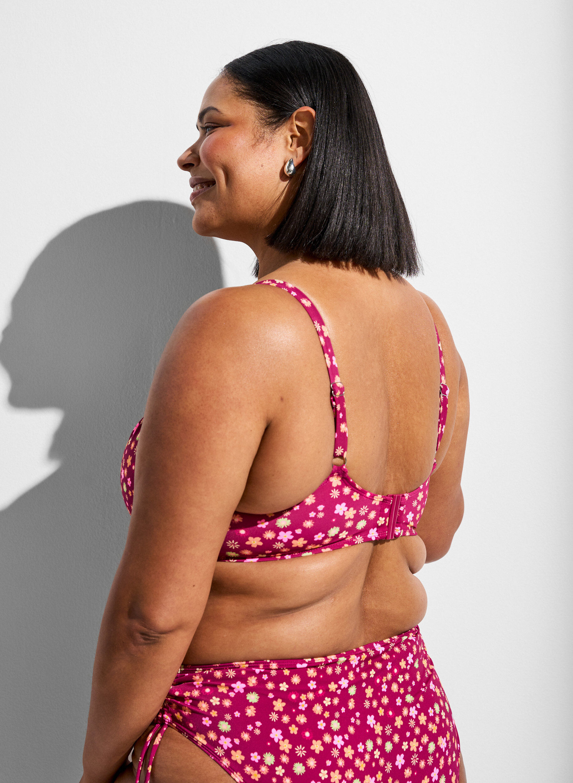 Zizzi Bikini Top mit B&uuml;gel und Tr&auml;gern zum Binden, Rot, Model image number 2