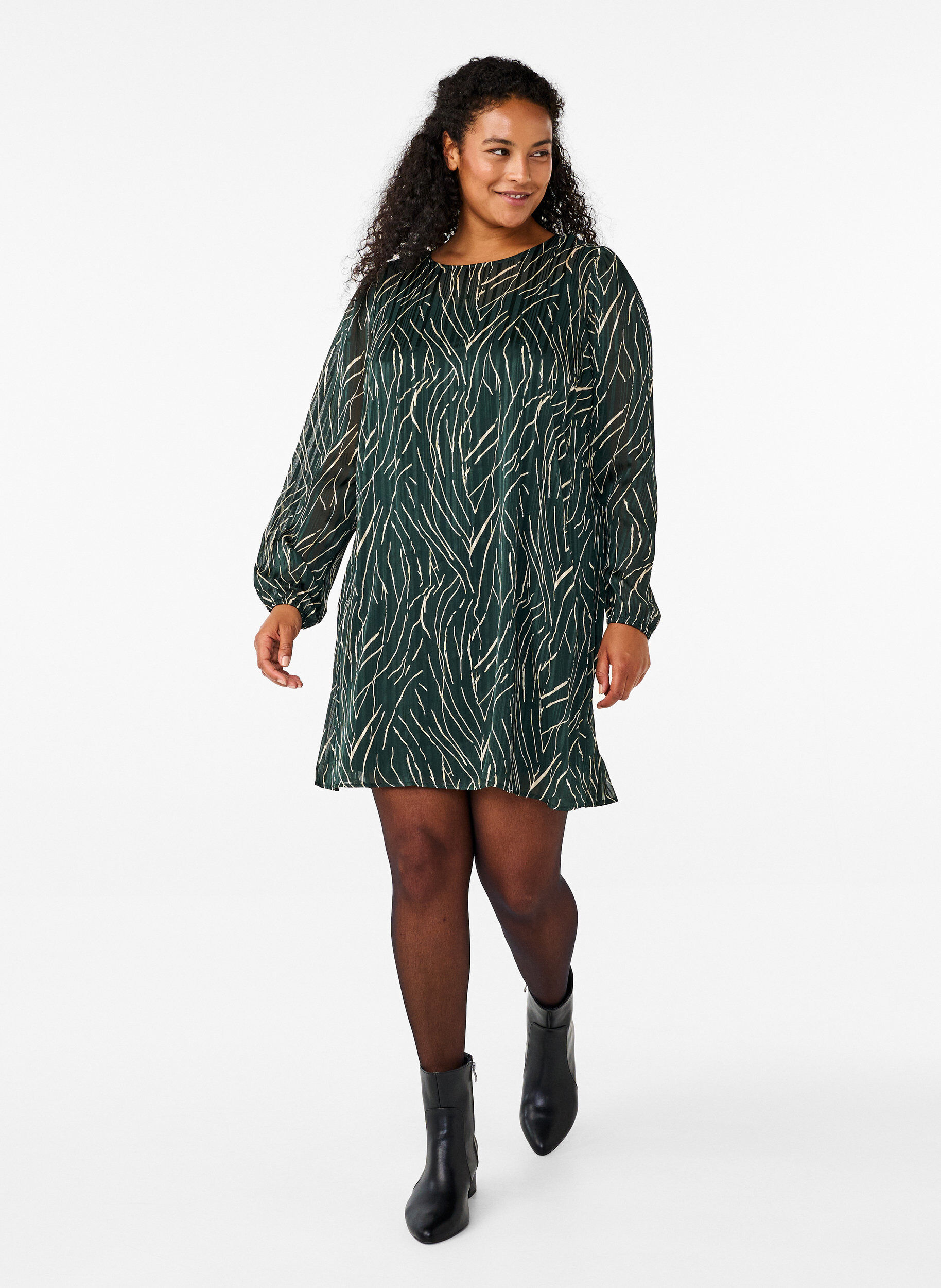 Zizzi Kurzkleid mit Print und Rundhalsausschnitt, Scarab Safari AOP, Model image number 2