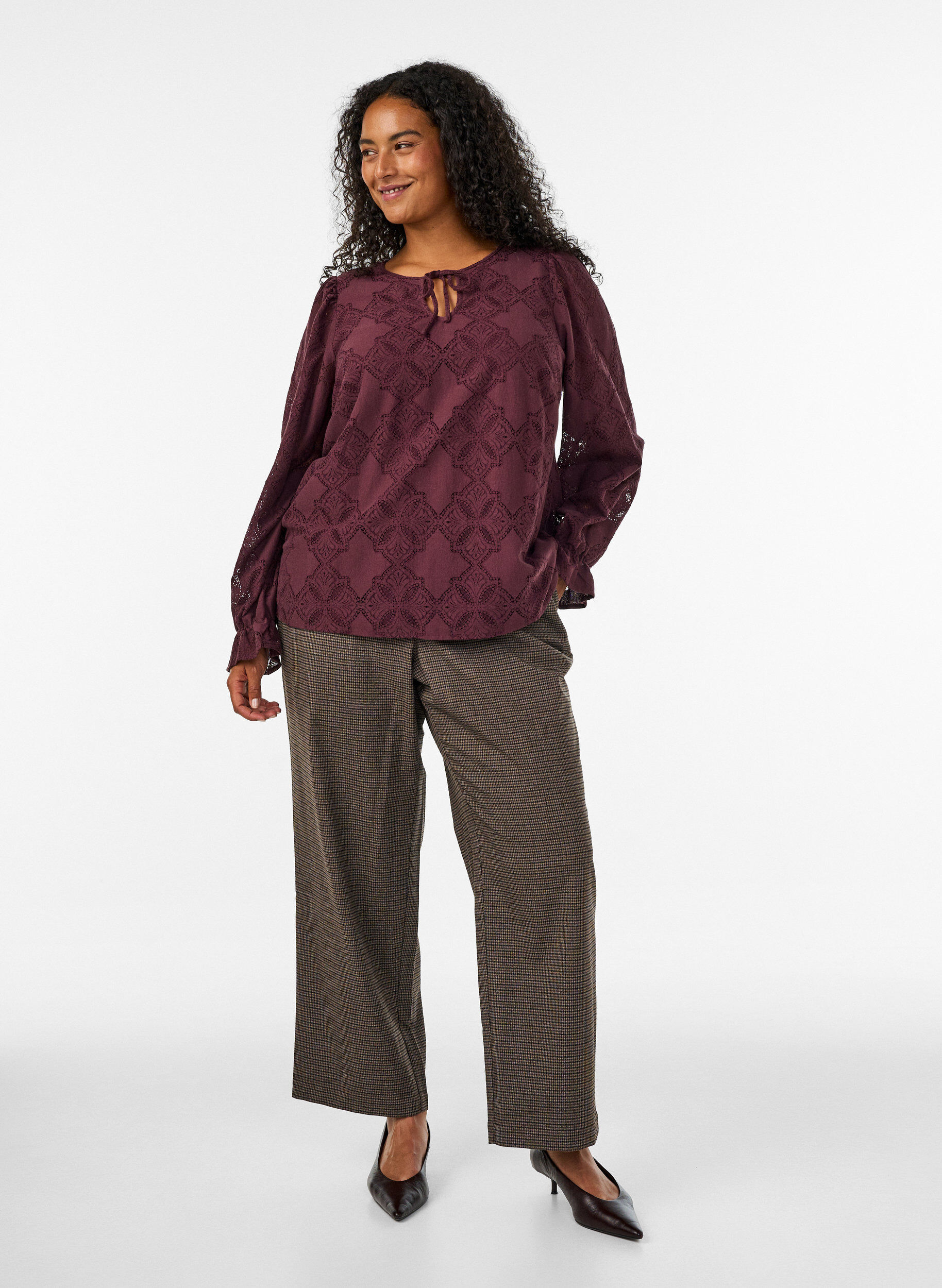 ZizziHose mit kleinem Karomuster und geradem Bein, Braun, Model image number 0