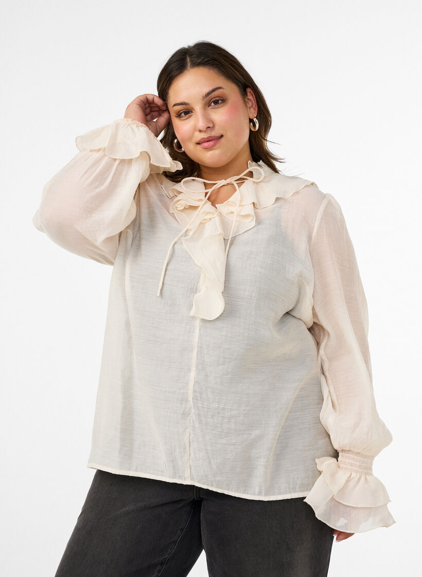 Viskosebluse mit R&uuml;schen und langen &Auml;rmeln, Vanille, Model image number 0